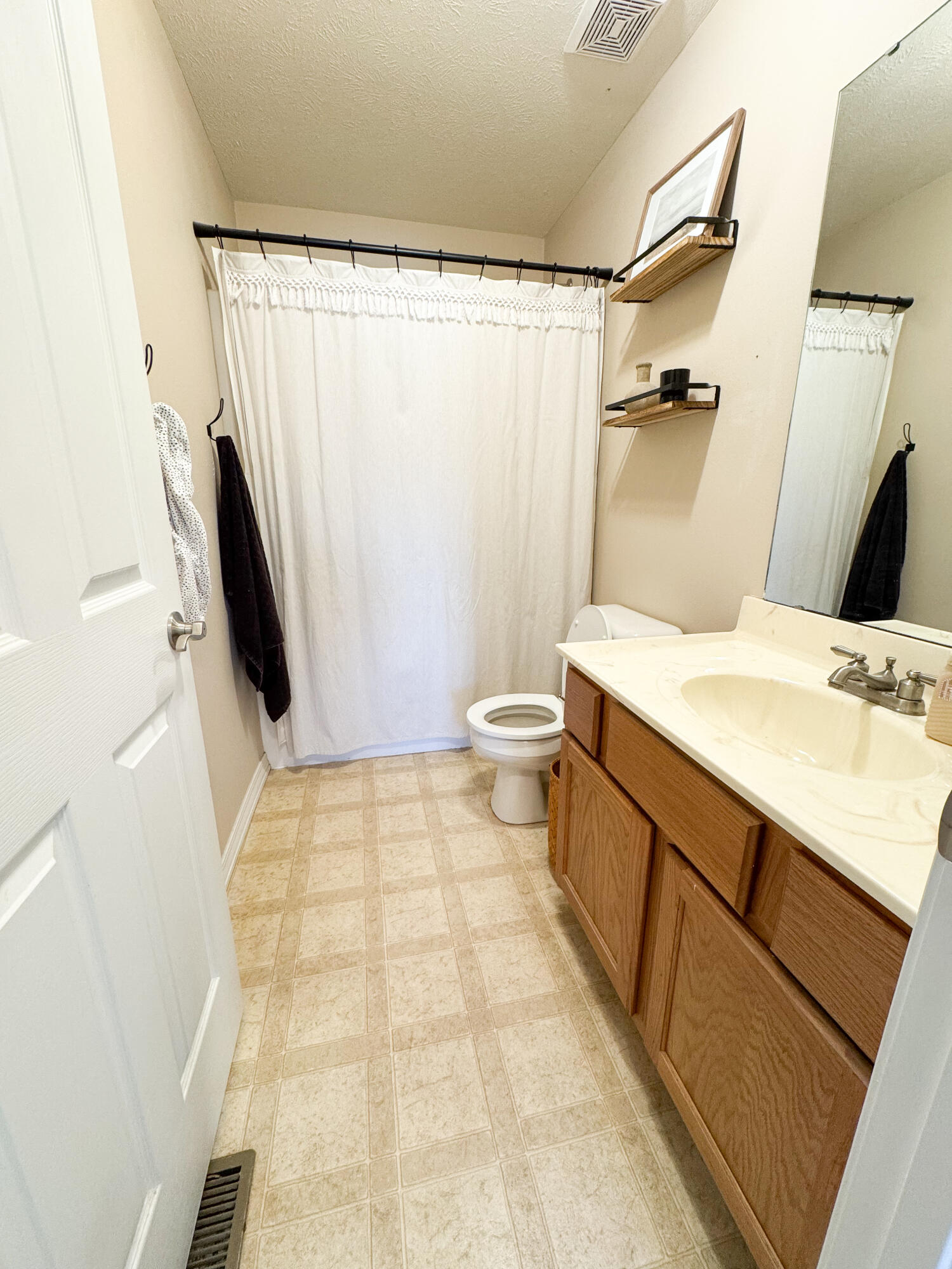 1610 Jon Street Property Photo 24