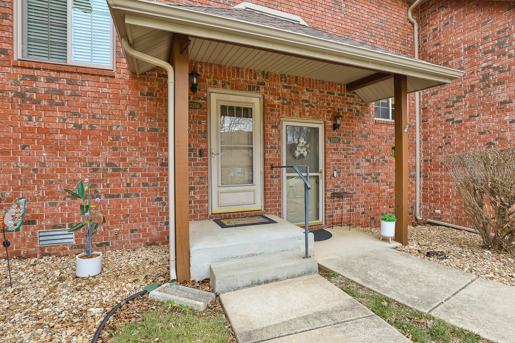 2335 West Chesterfield Boulevard Property Photo 5