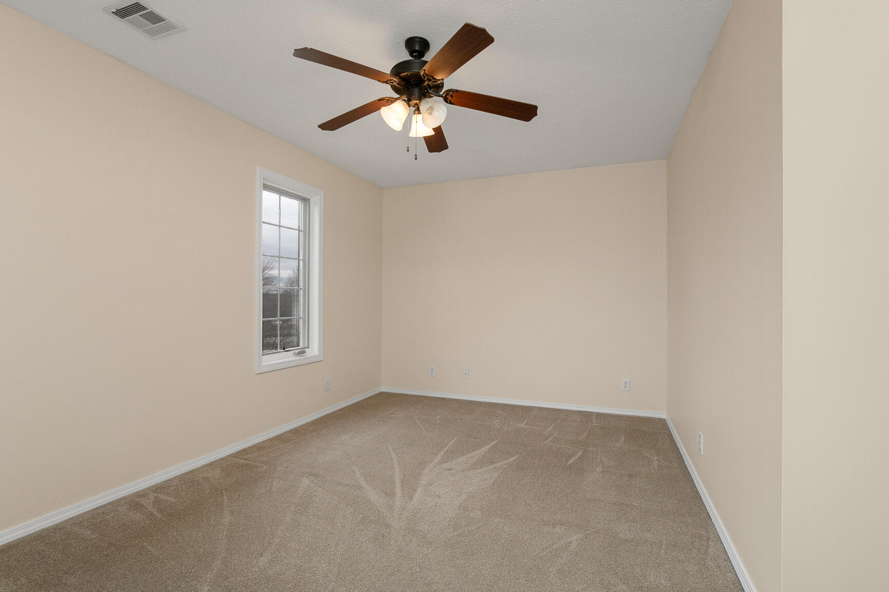 2335 West Chesterfield Boulevard Property Photo 18