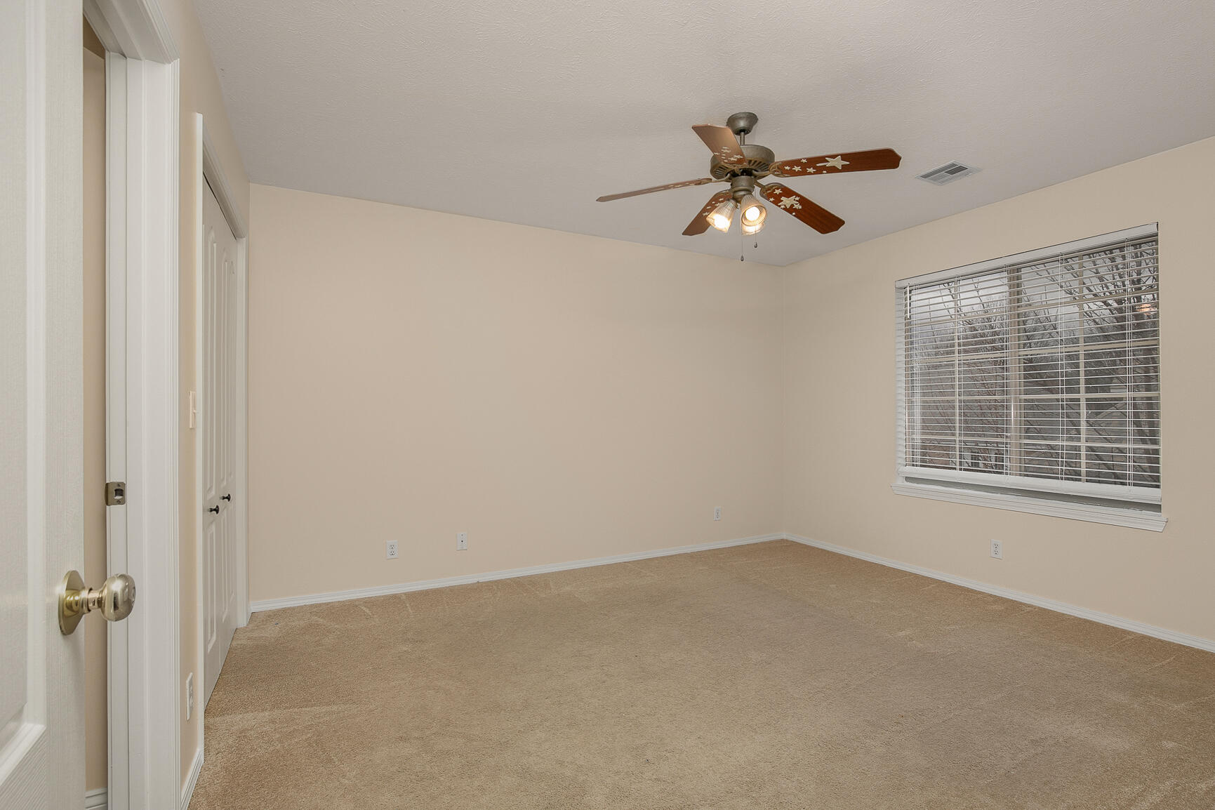 2335 West Chesterfield Boulevard Property Photo 21