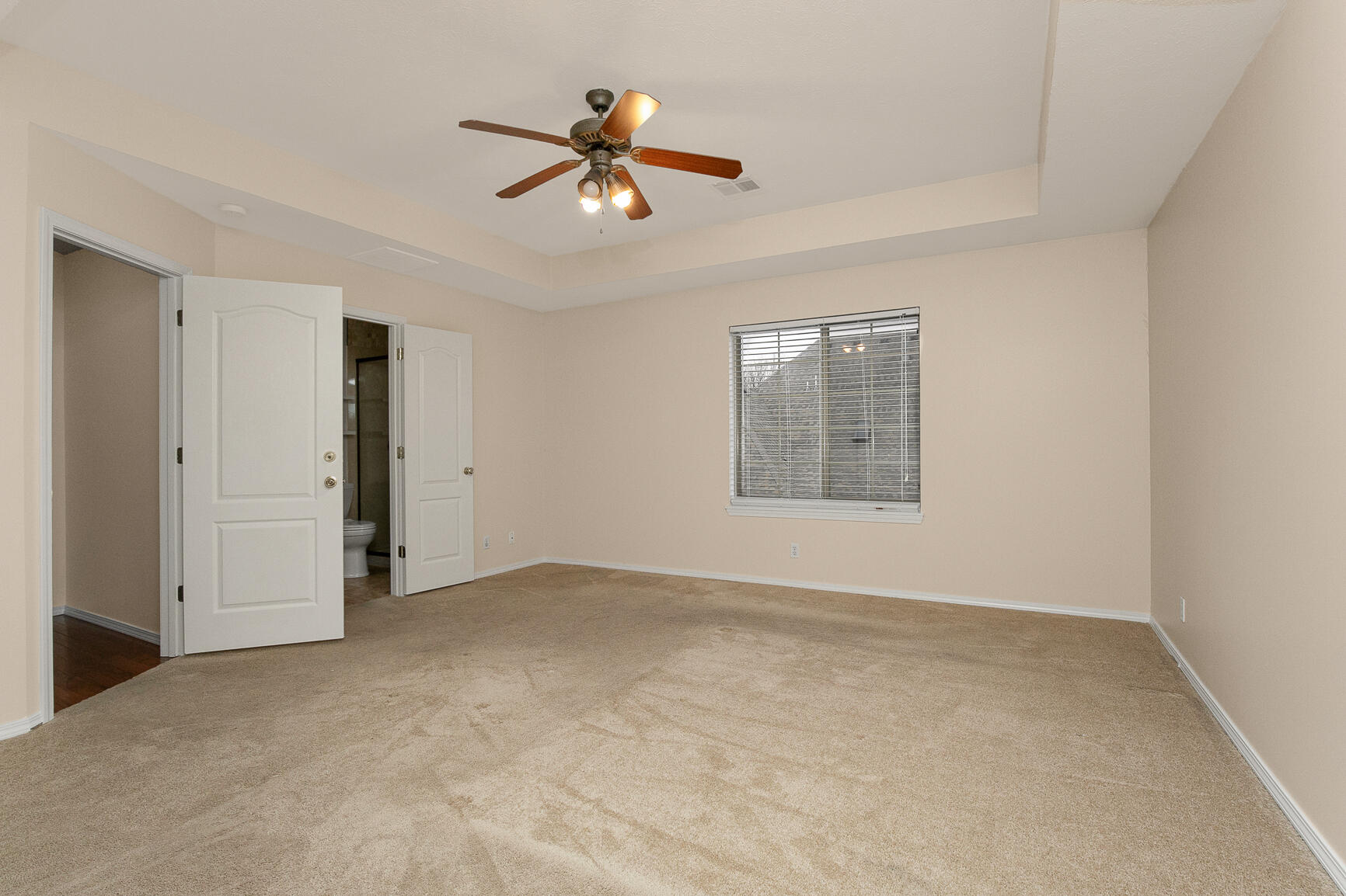 2335 West Chesterfield Boulevard Property Photo 23