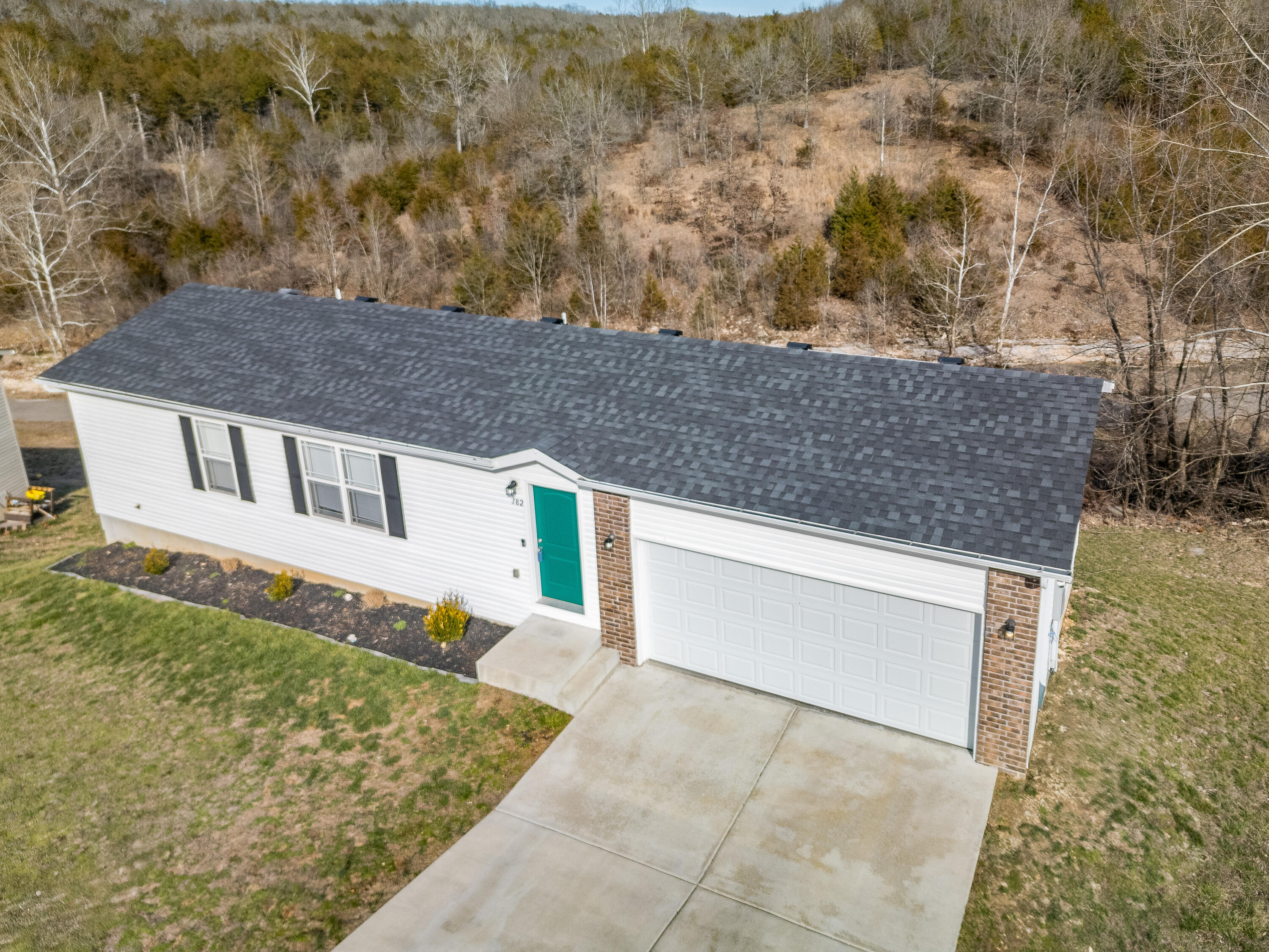 182 Whispering Meadows Parkway Property Photo 2