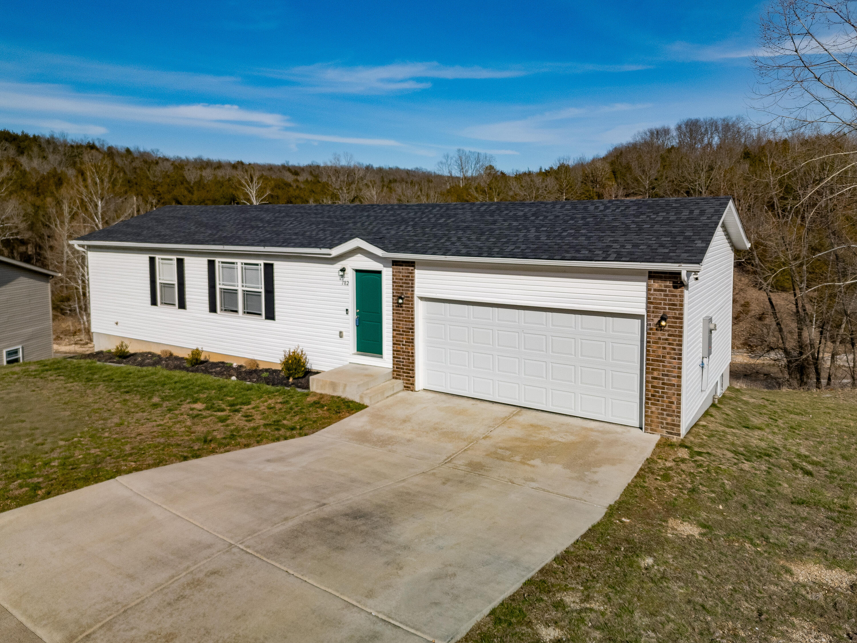 182 Whispering Meadows Parkway Property Photo 3