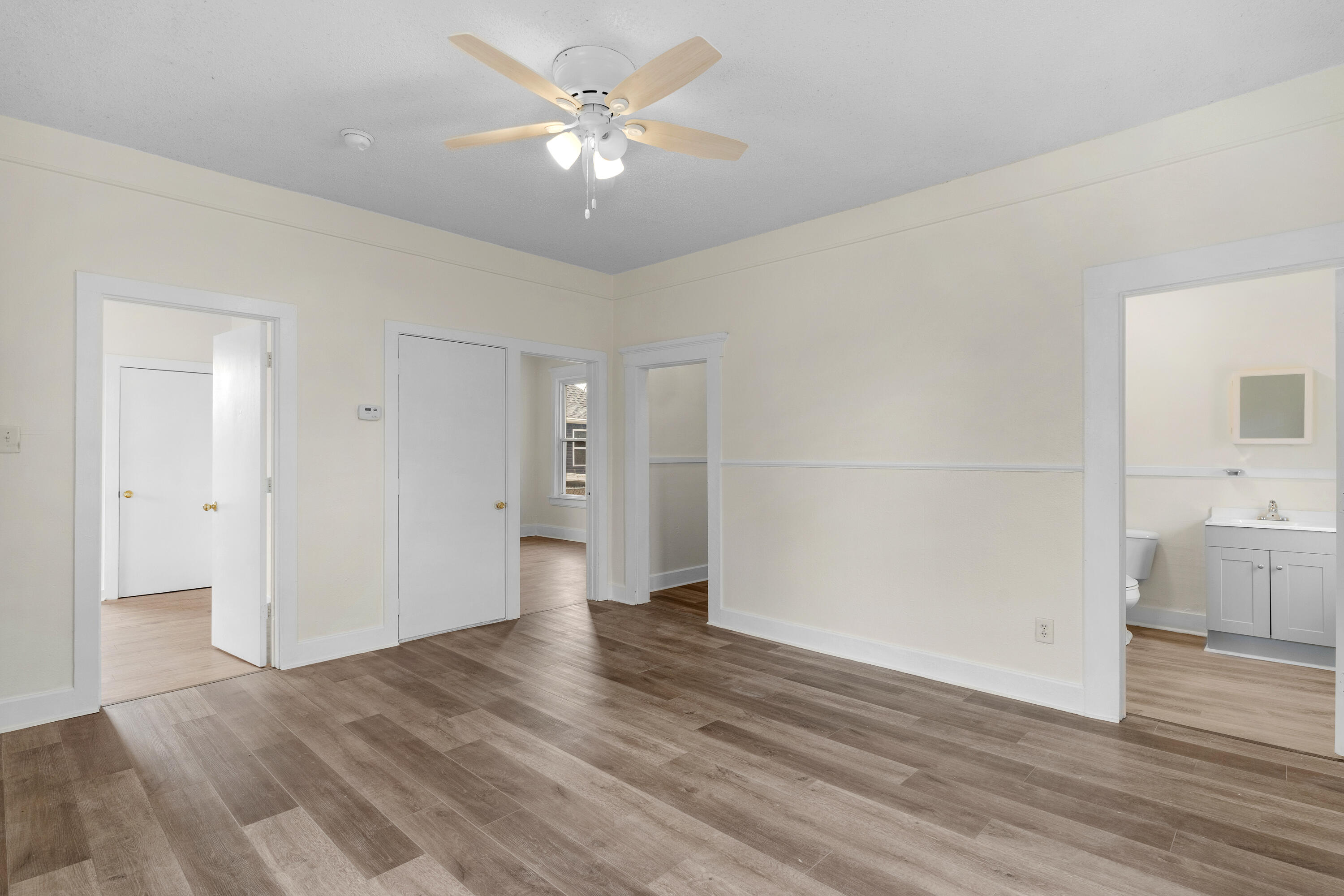 1031 West Monroe Terrace Property Photo 7