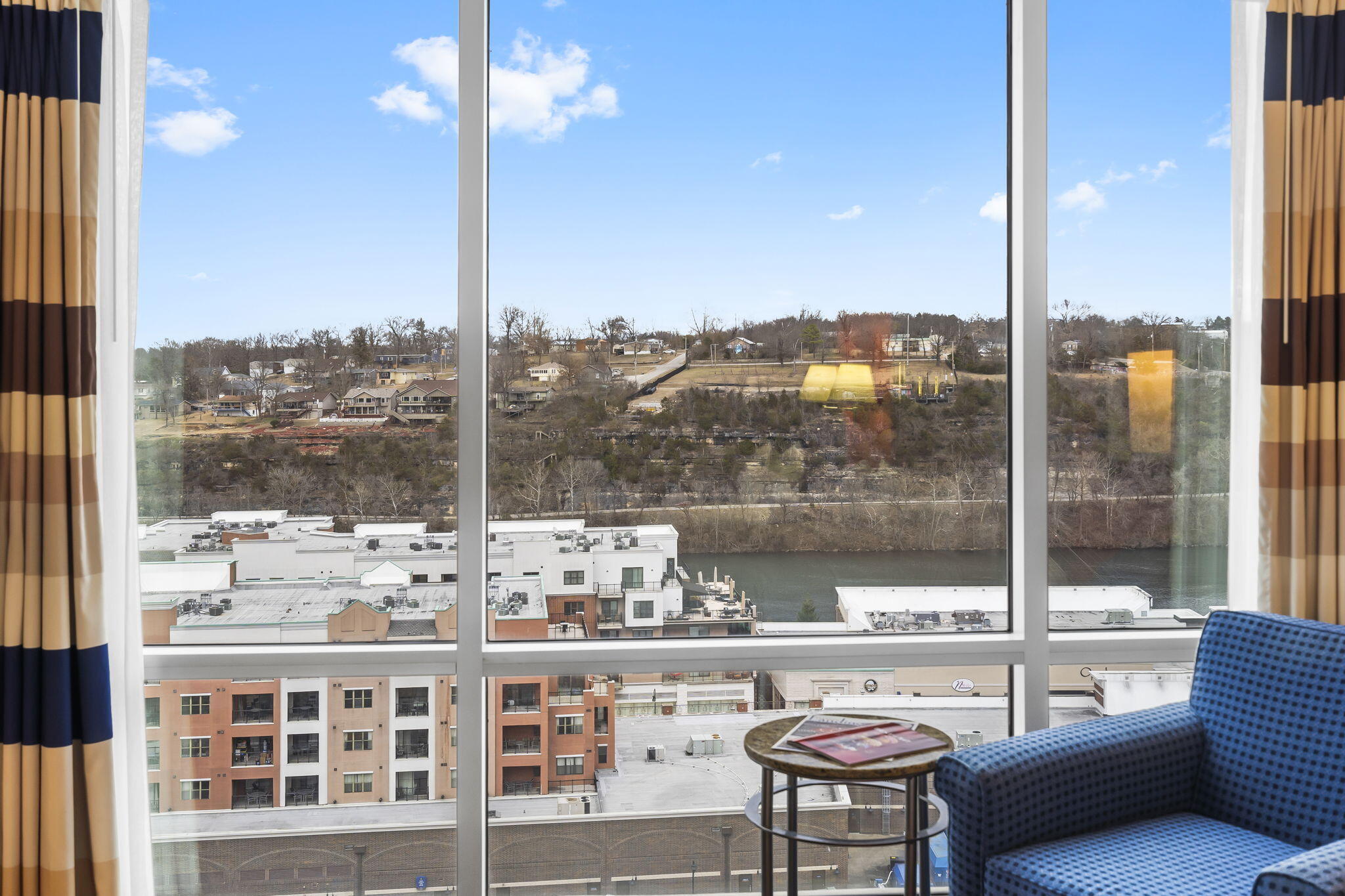 200 South Sycamore Street Property Photo 11