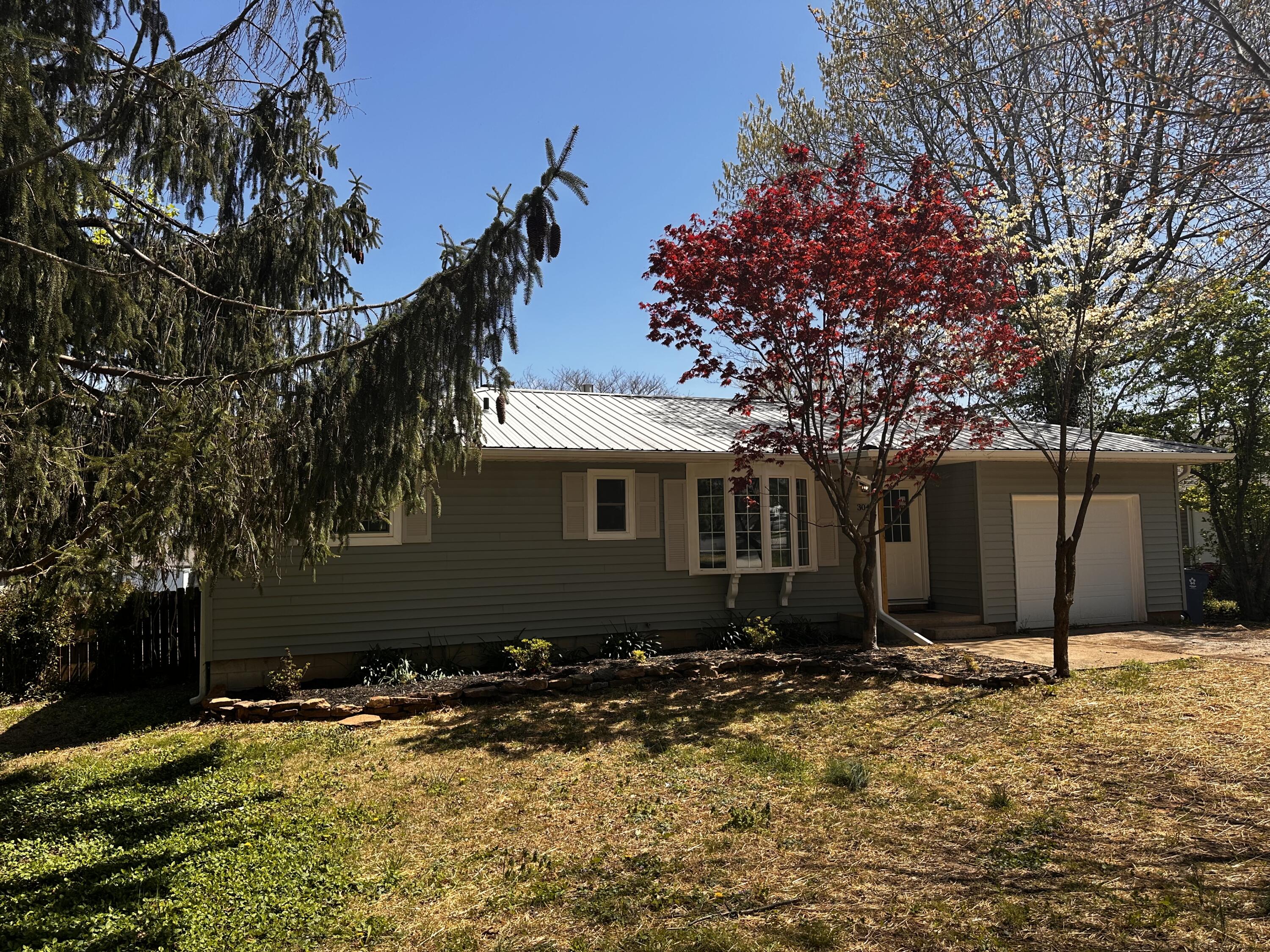 304 North Dogwood Street Property Photo 4