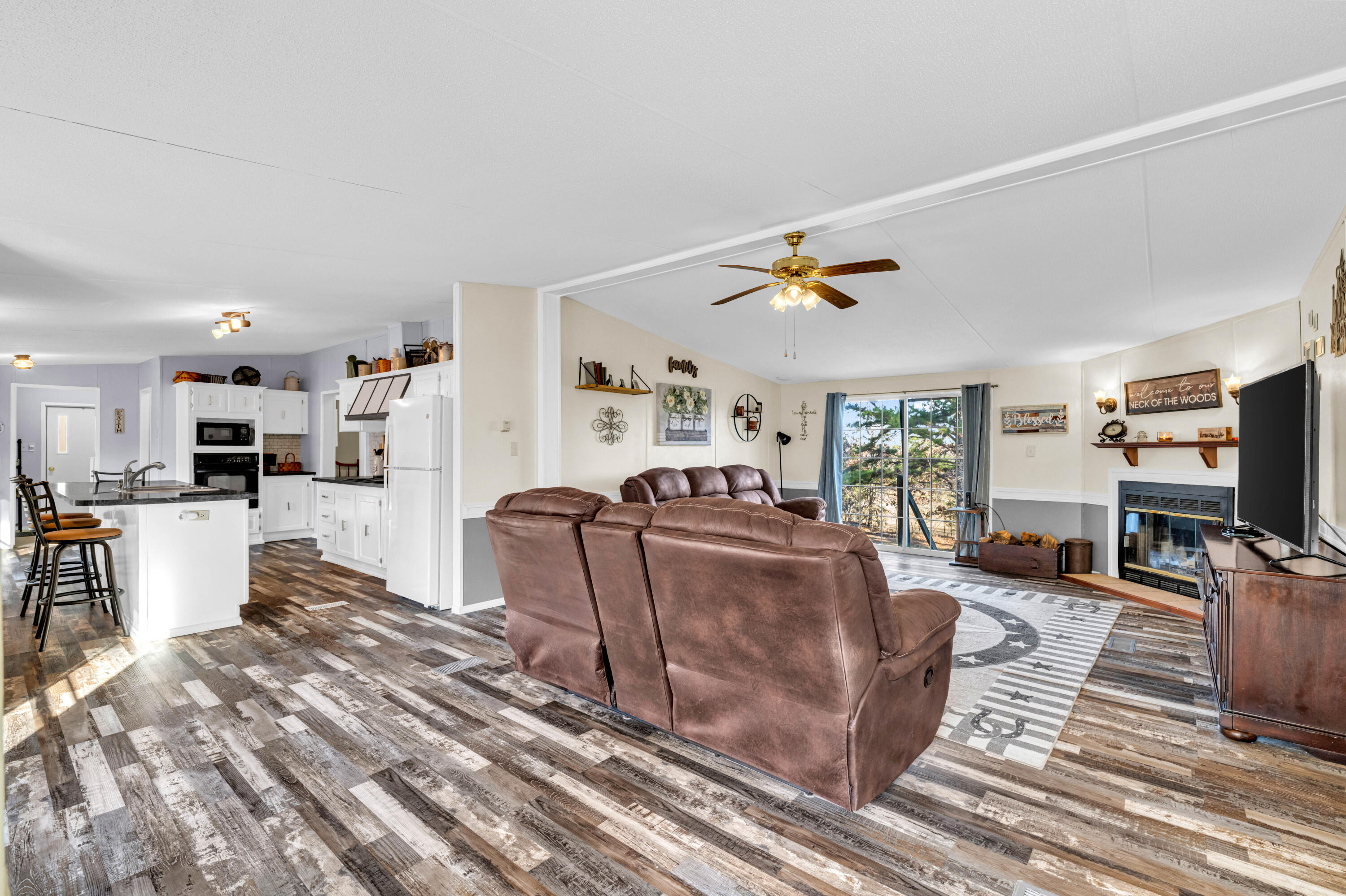 9175 County Road 3940 Property Photo 4