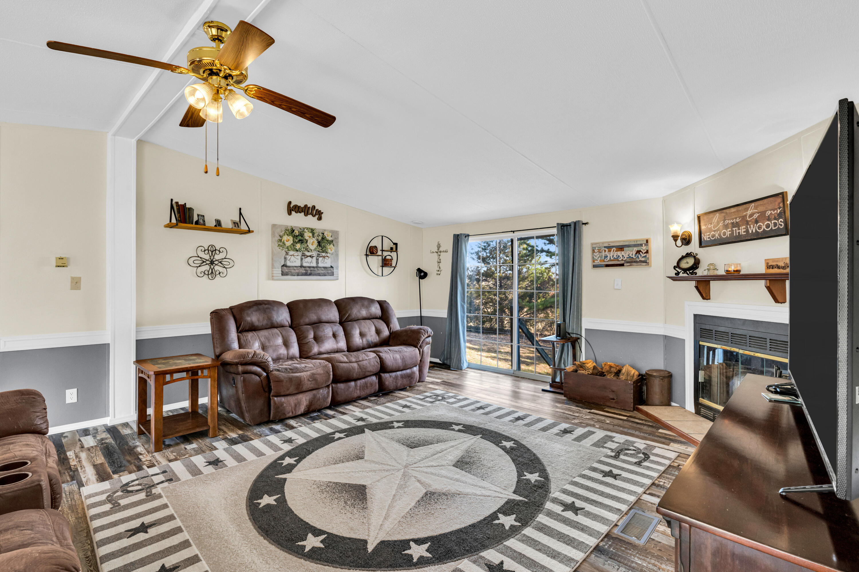 9175 County Road 3940 Property Photo 5
