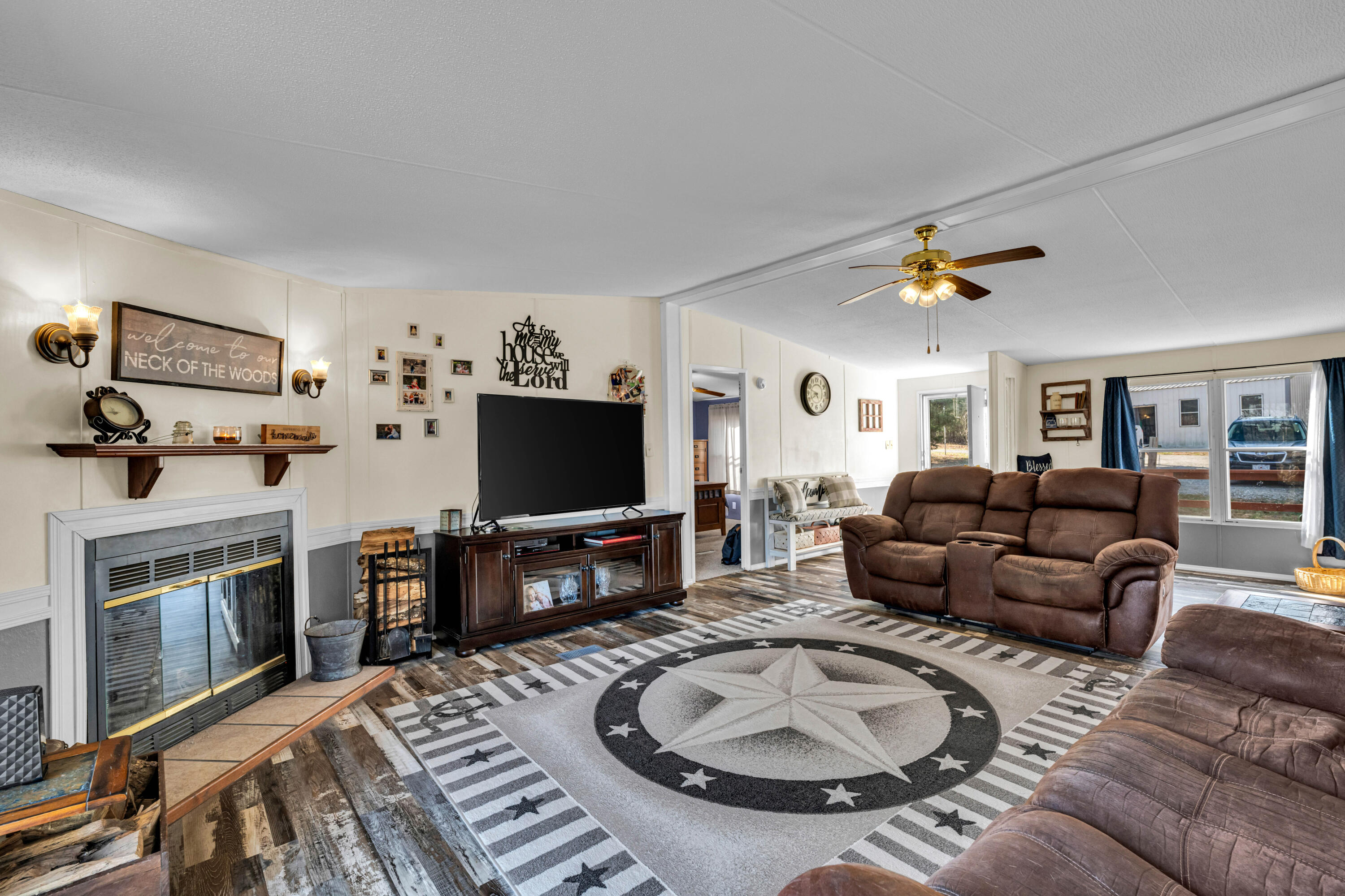 9175 County Road 3940 Property Photo 6