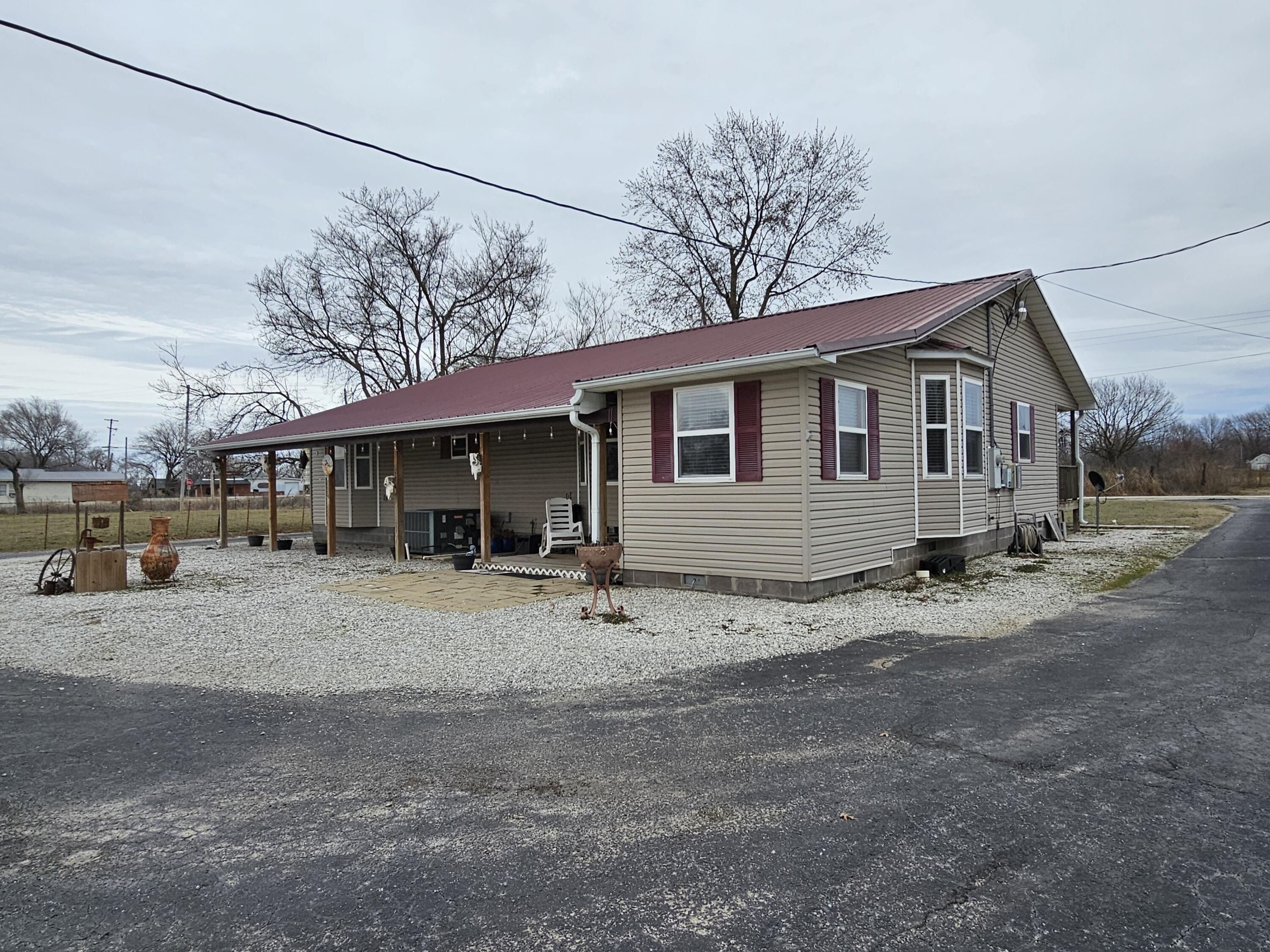 307 North Linebarger Street Property Photo 5