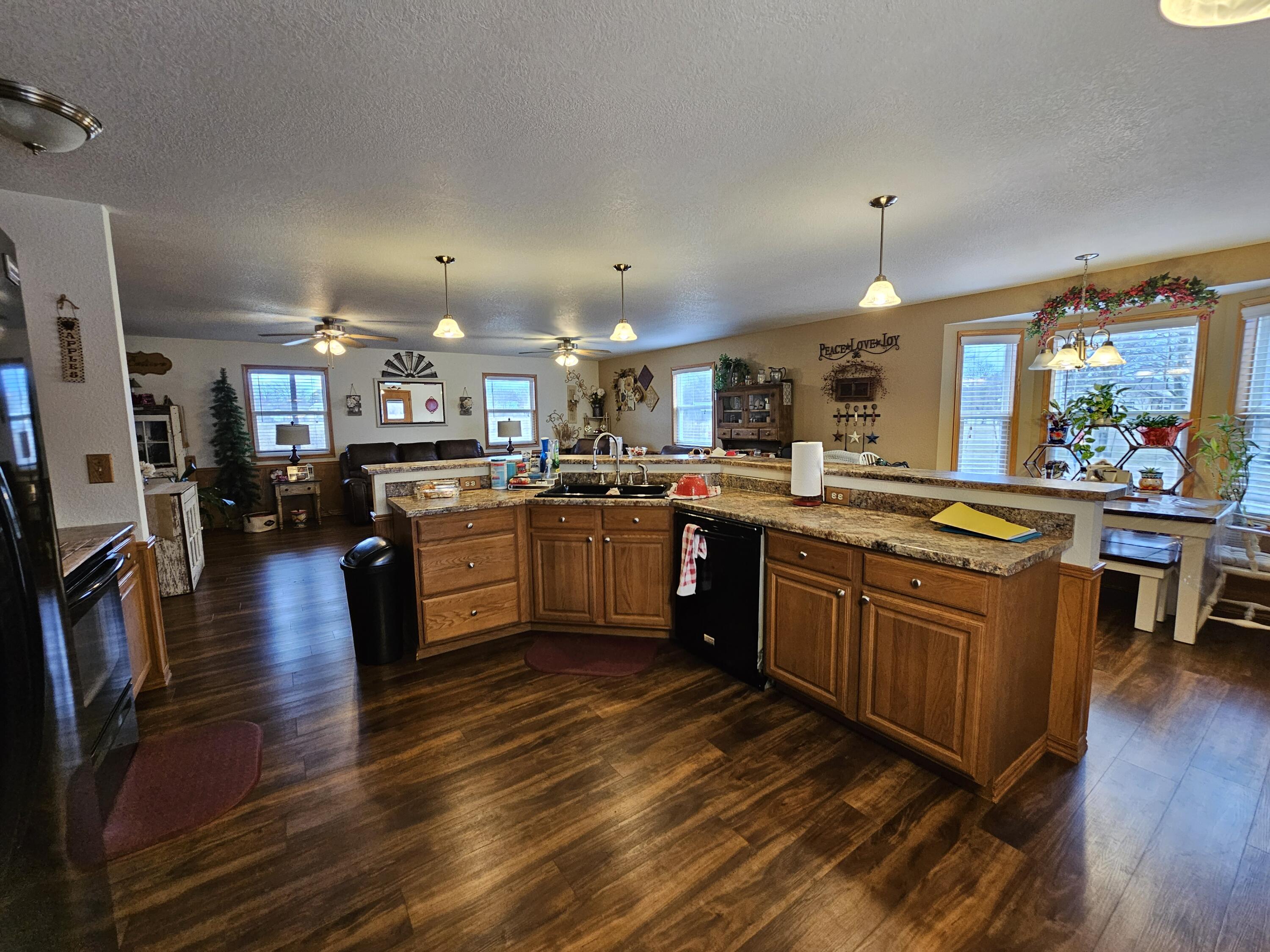 307 North Linebarger Street Property Photo 19