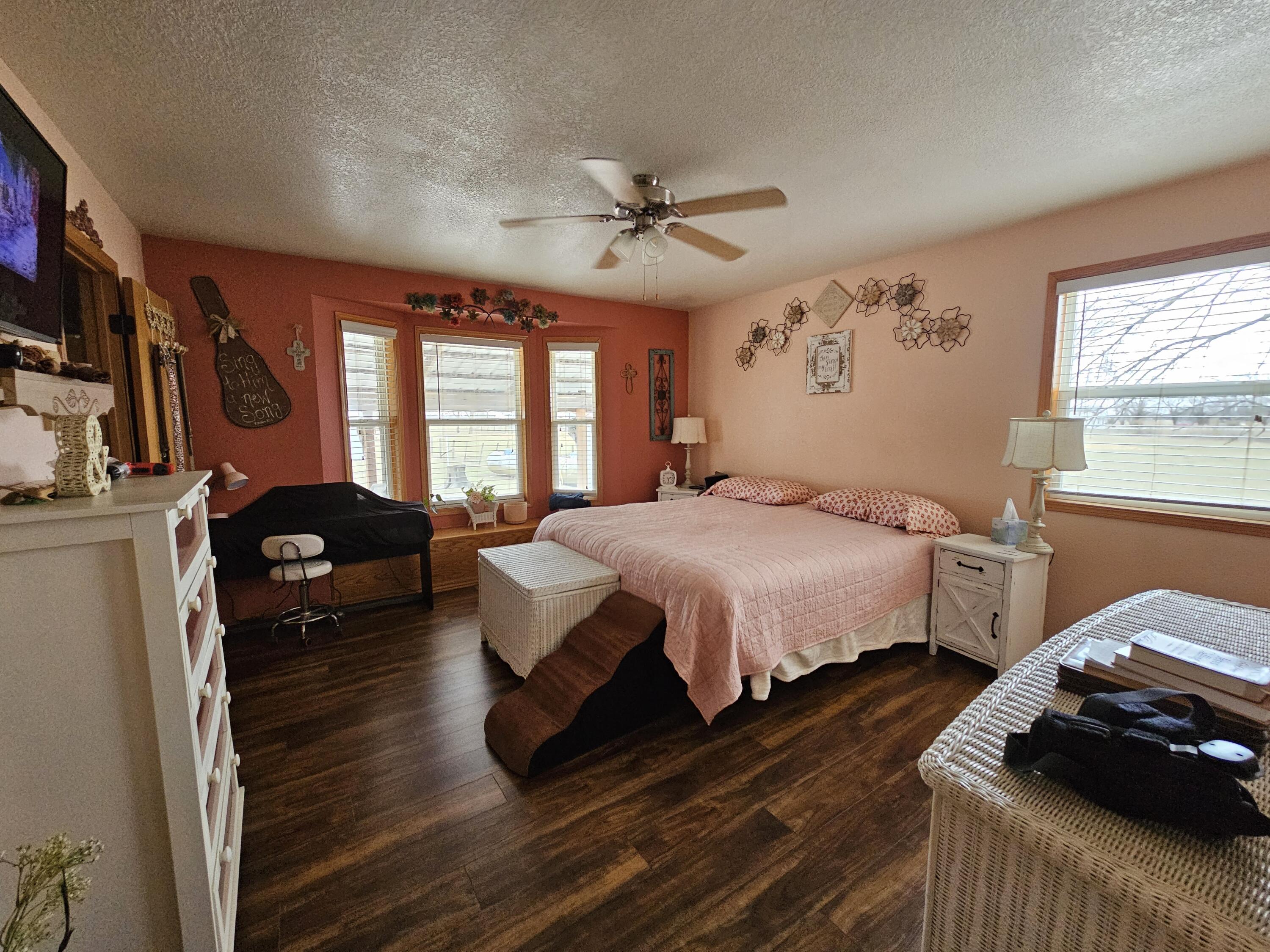 307 North Linebarger Street Property Photo 24