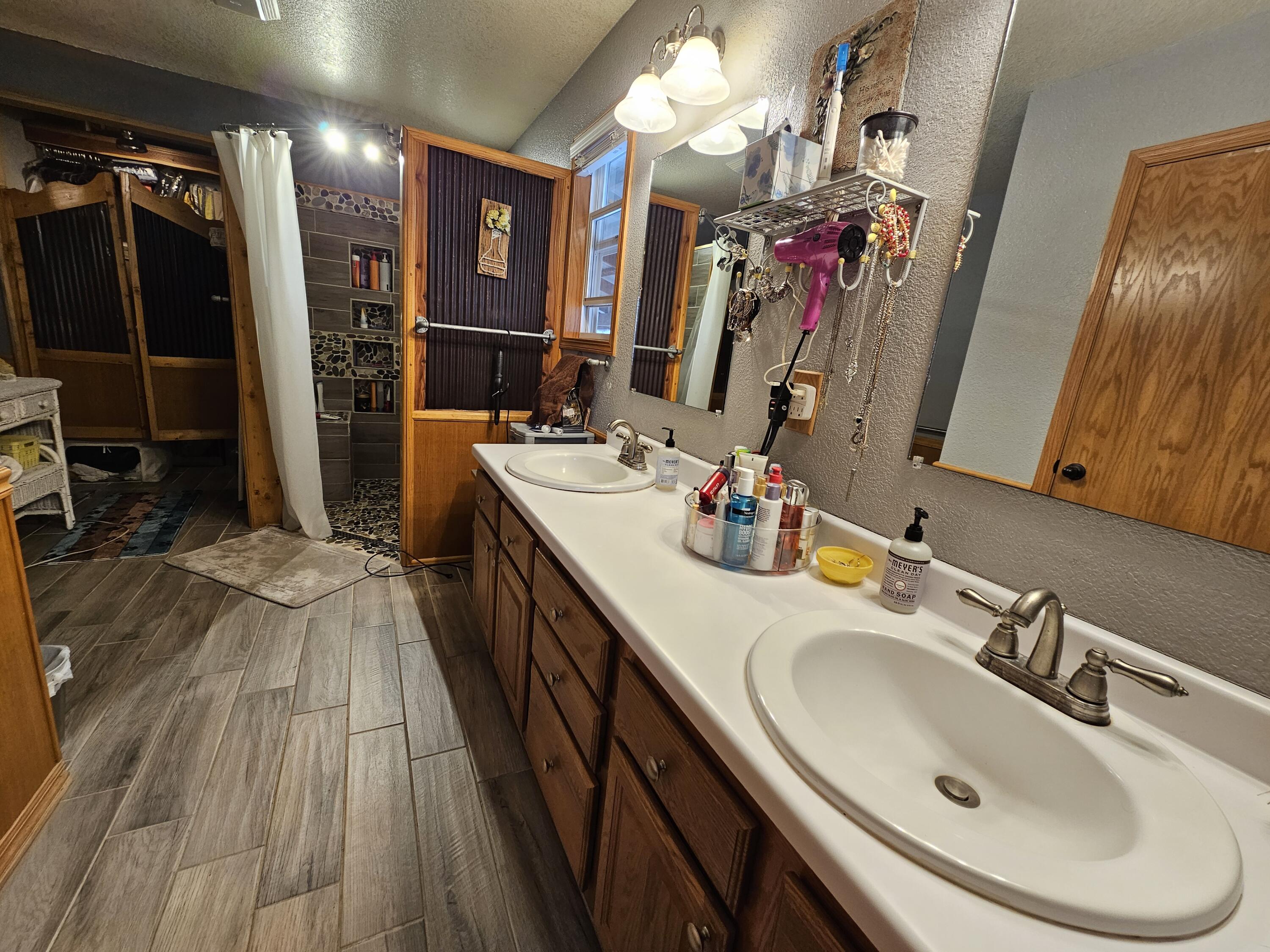 307 North Linebarger Street Property Photo 25