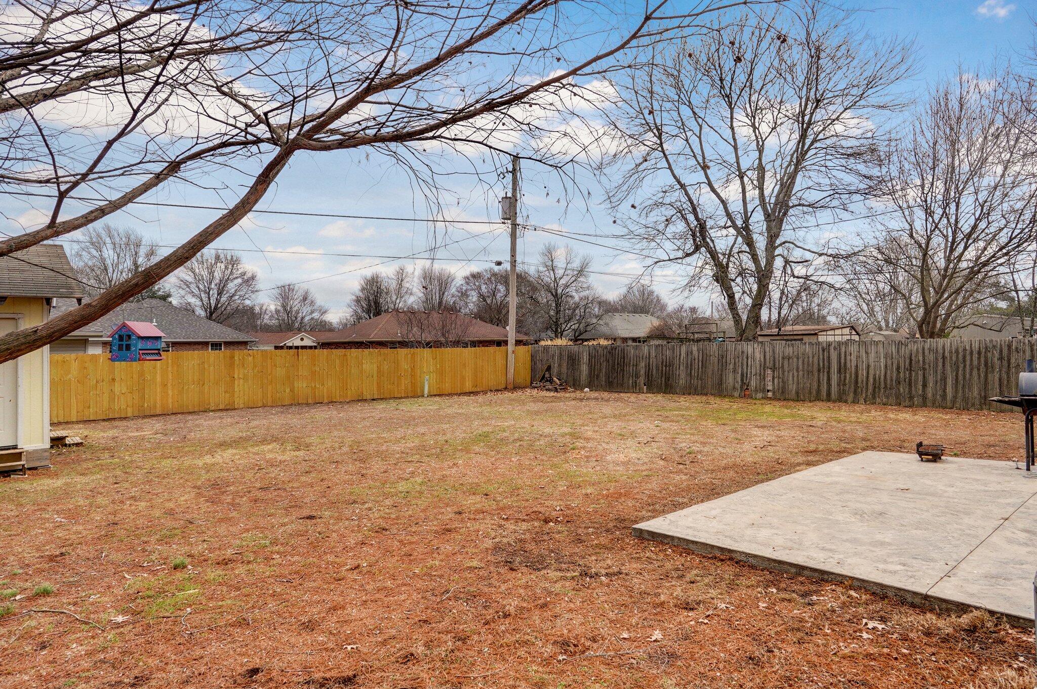 107 East Halsey Street Property Photo 28