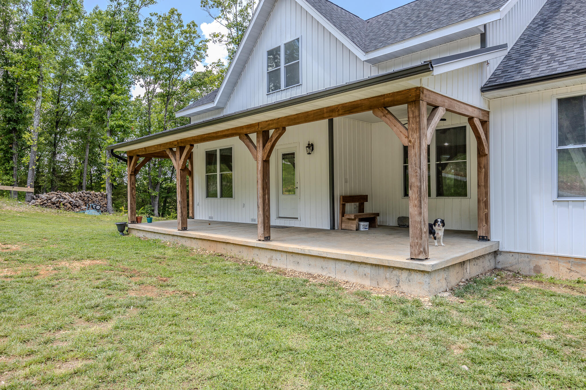 635 Shooting Star Loop Property Photo 2