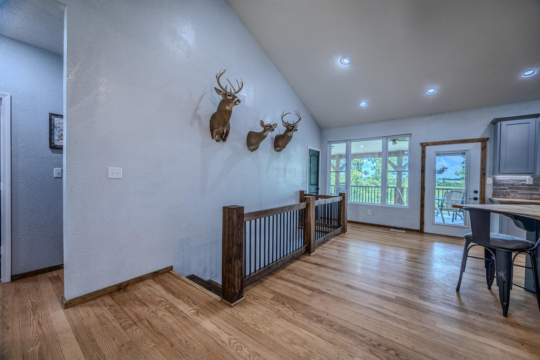 635 Shooting Star Loop Property Photo 15