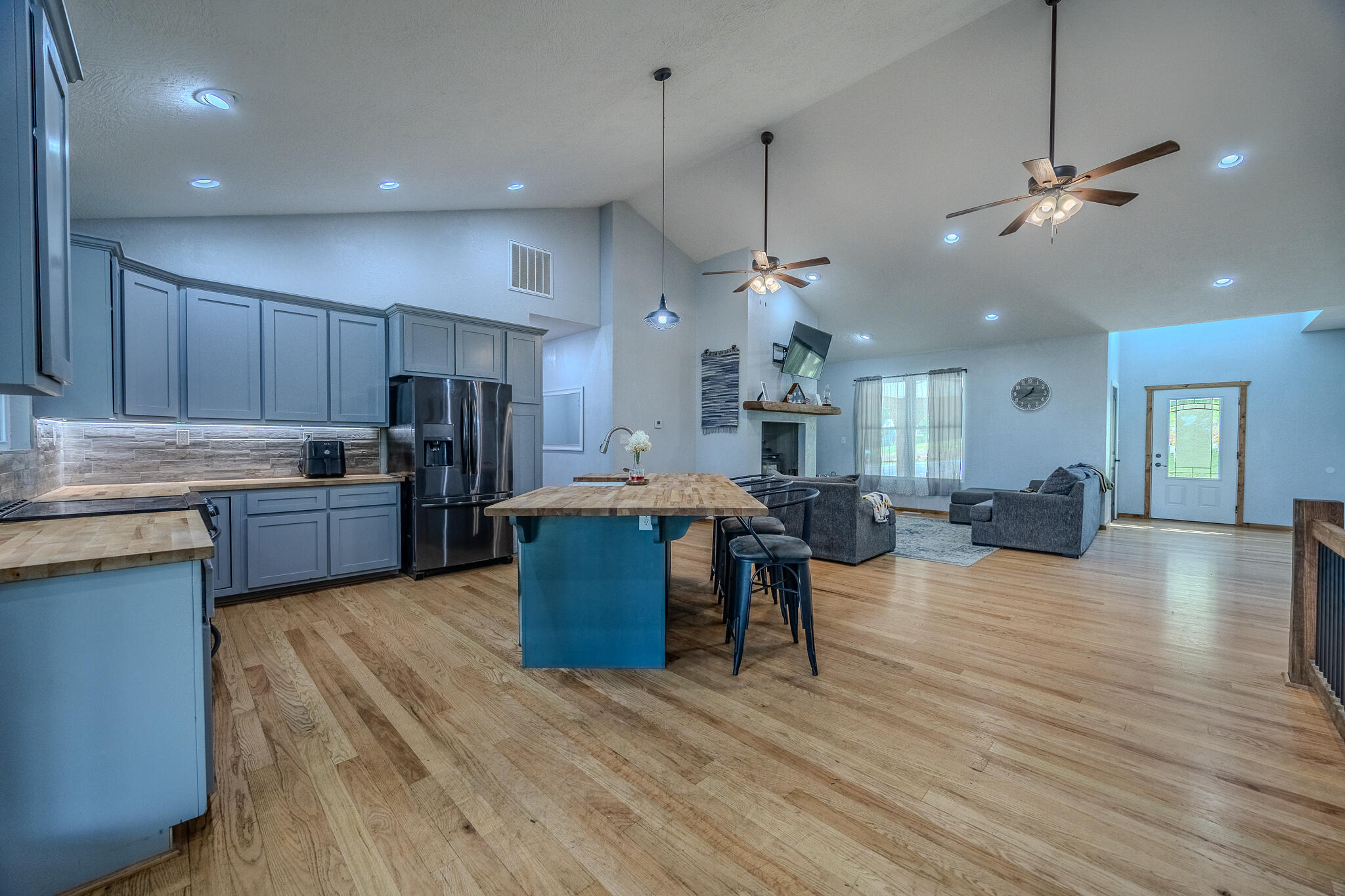 635 Shooting Star Loop Property Photo 24