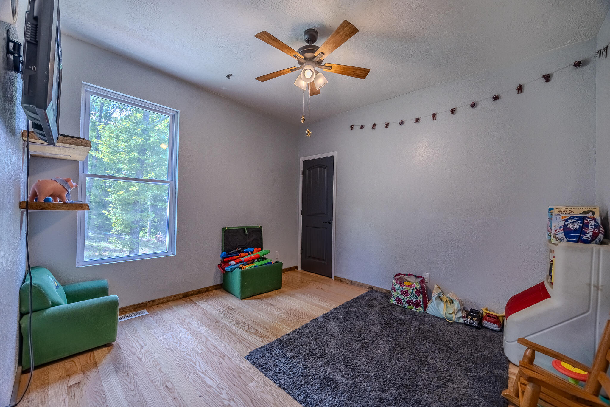 635 Shooting Star Loop Property Photo 39