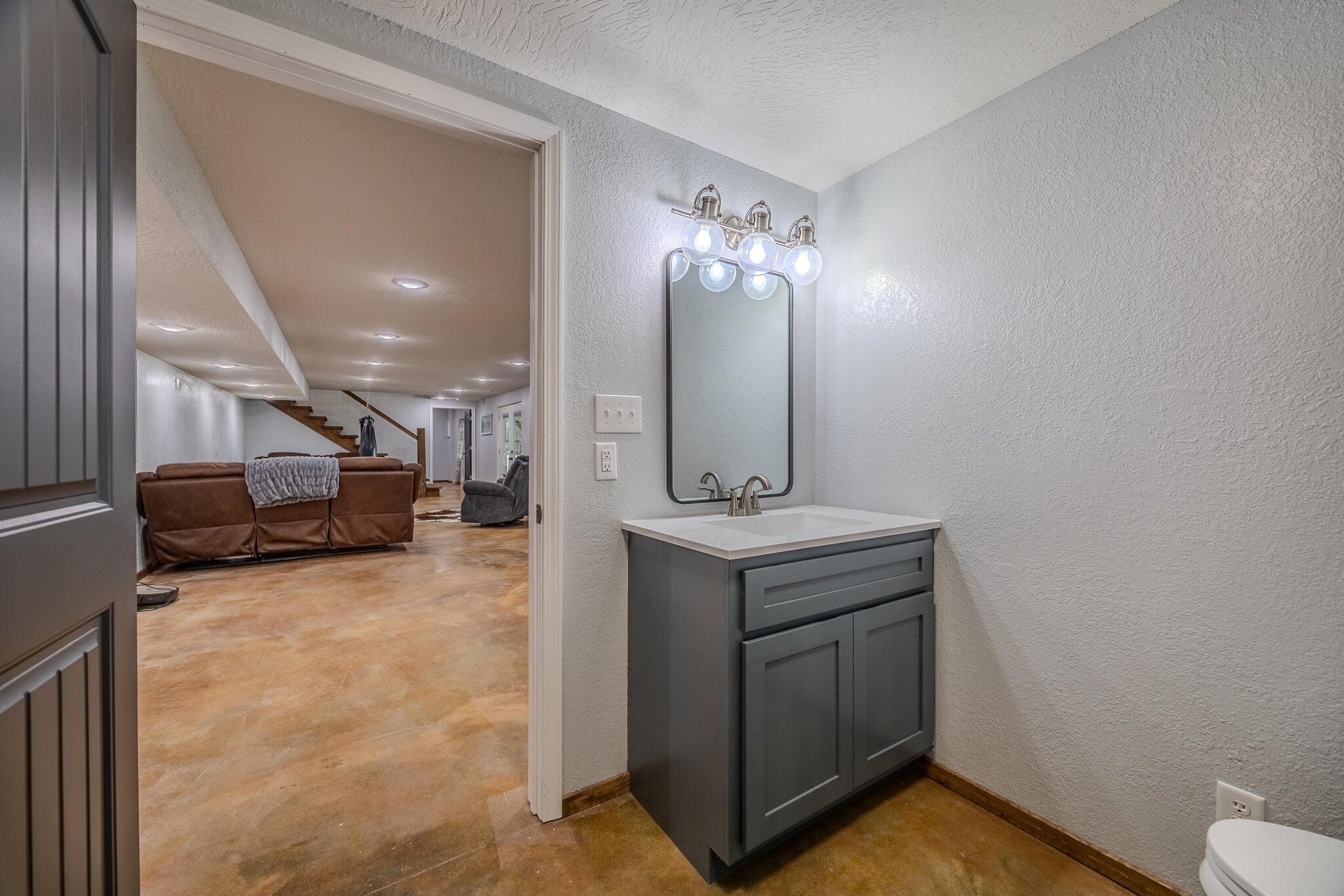 635 Shooting Star Loop Property Photo 54
