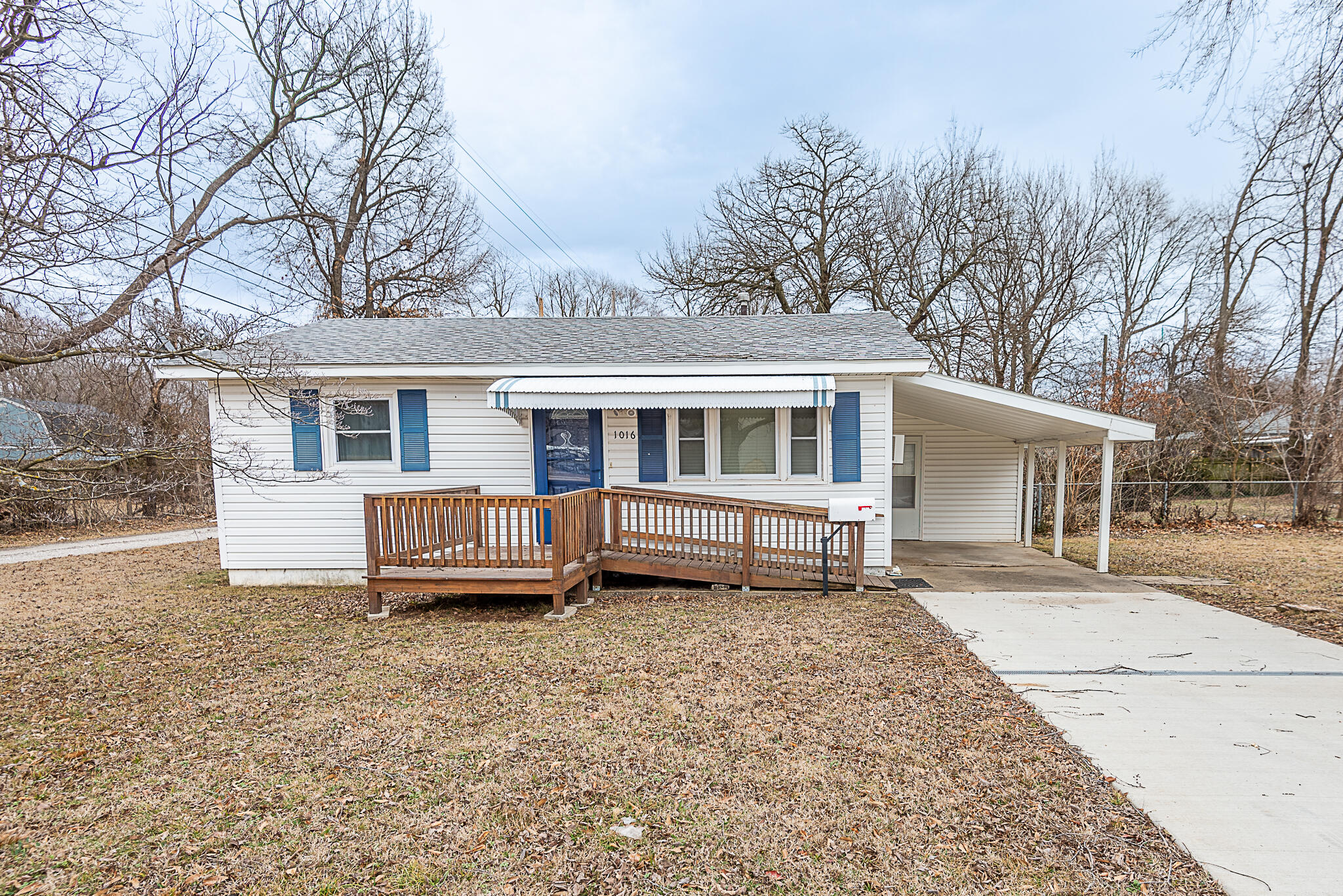 1016 North Wabash Avenue Property Photo 1