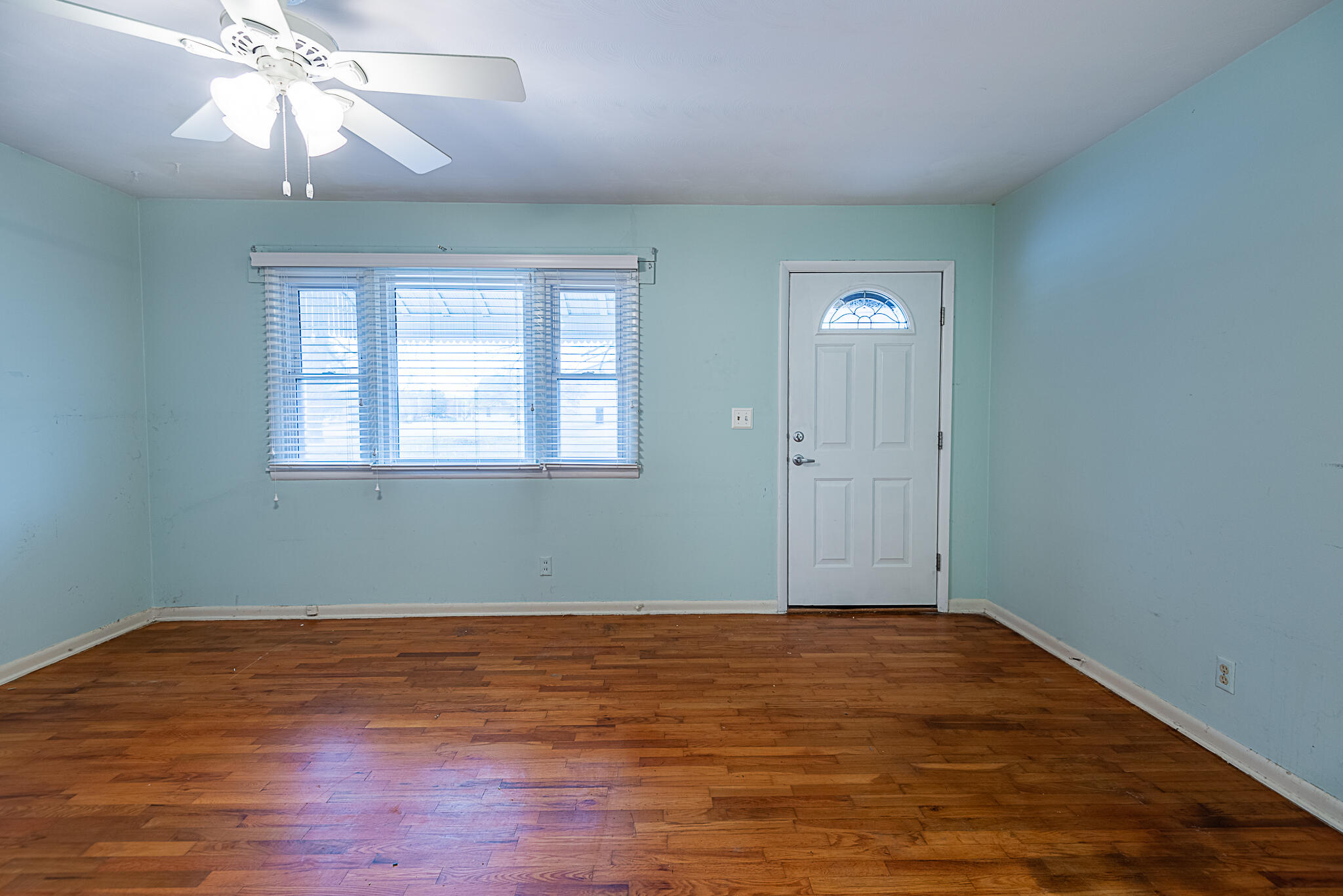 1016 North Wabash Avenue Property Photo 7
