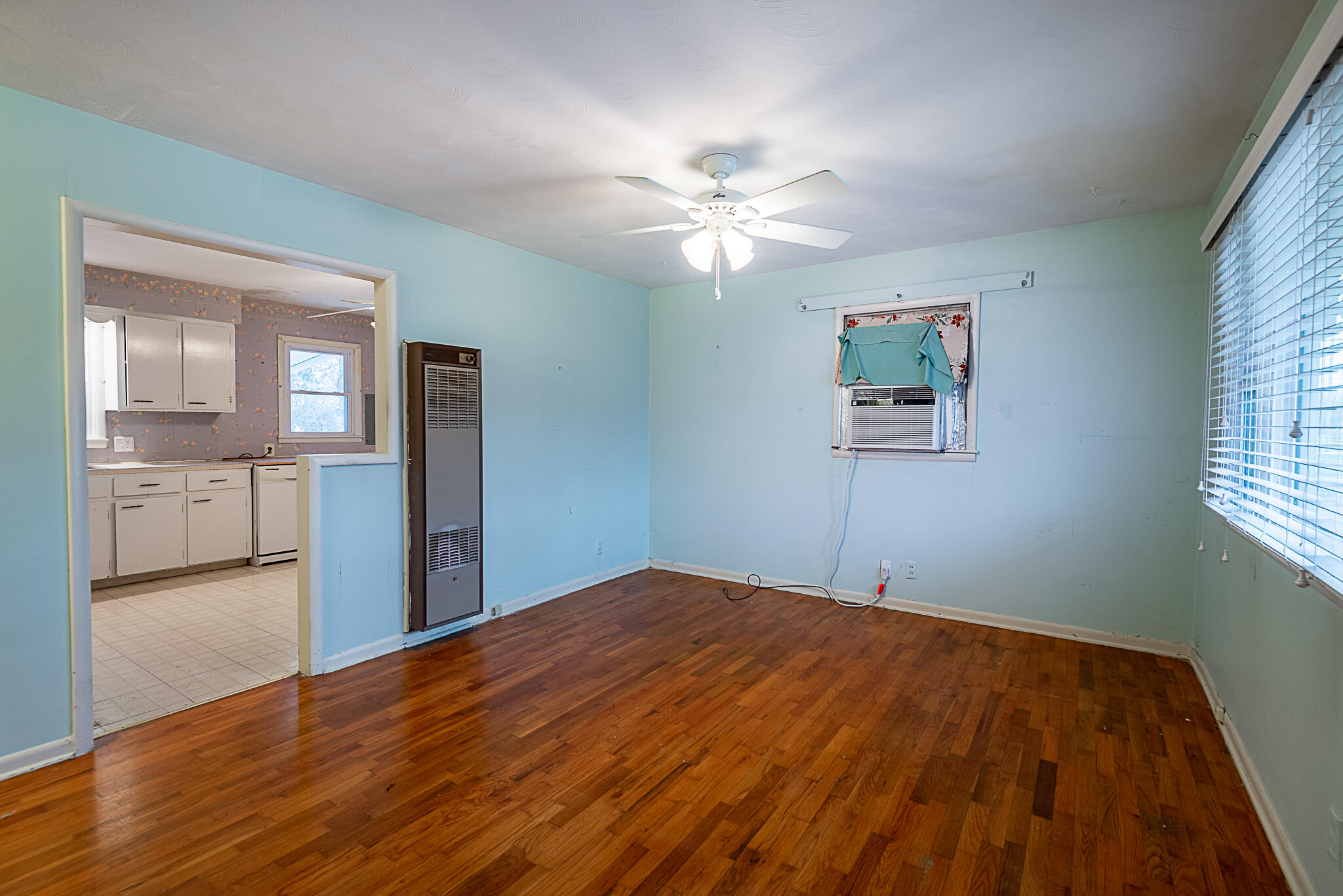 1016 North Wabash Avenue Property Photo 8