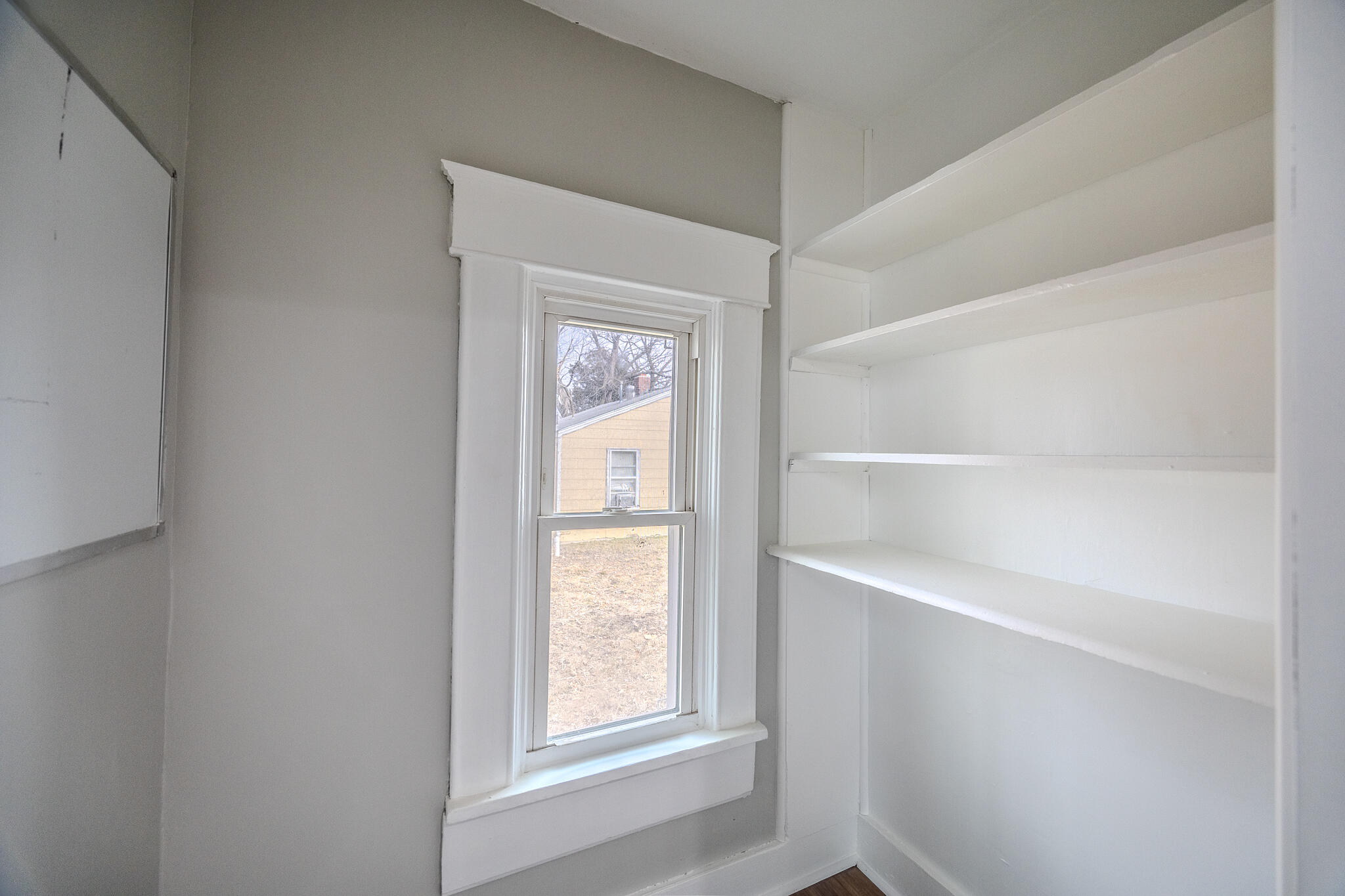 915 North Kansas Expressway Property Photo 10