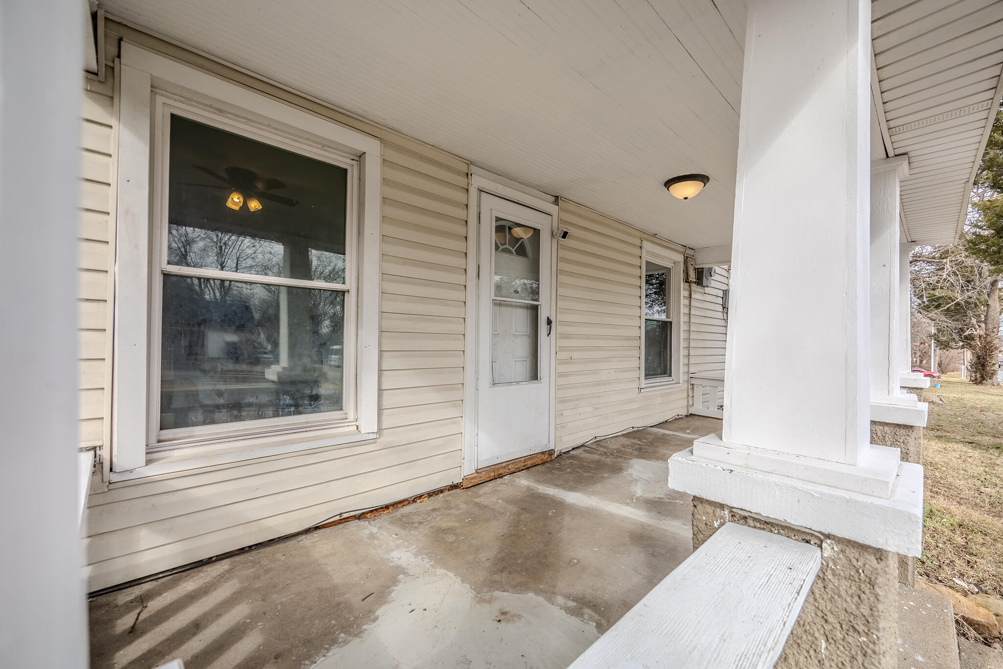915 North Kansas Expressway Property Photo 11