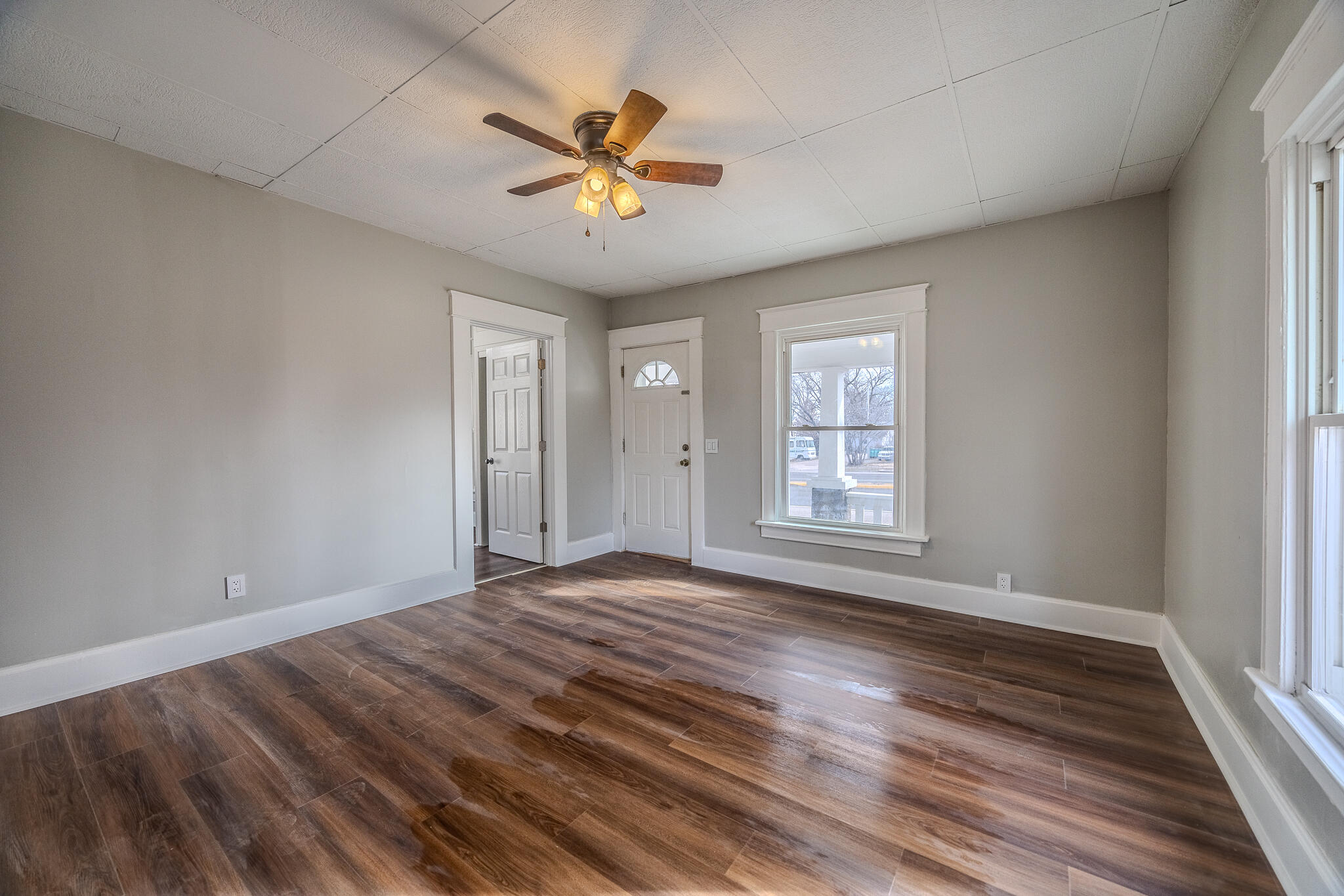 915 North Kansas Expressway Property Photo 13