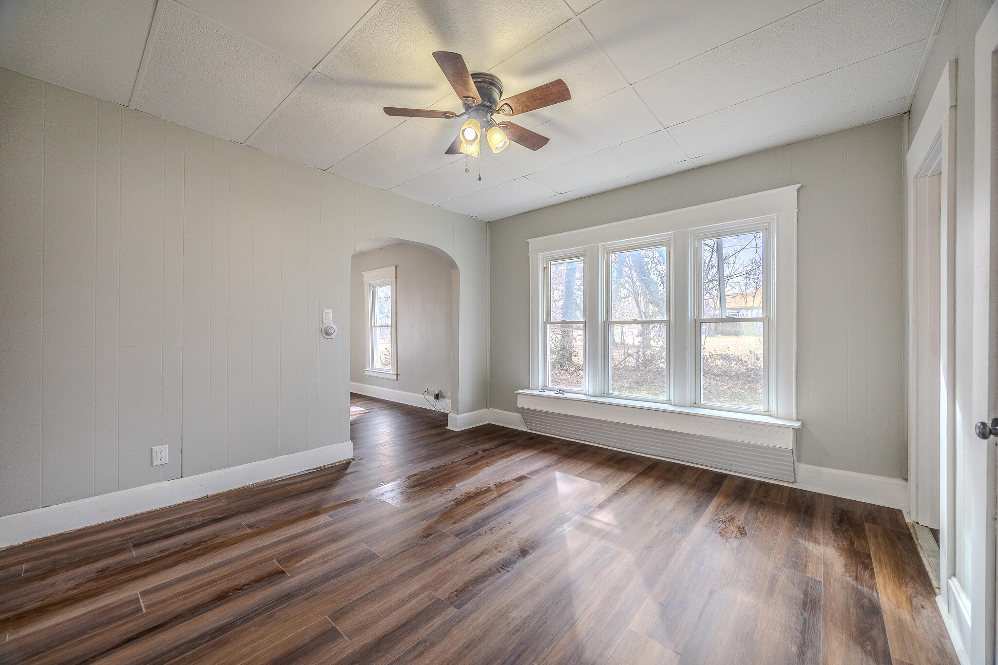 915 North Kansas Expressway Property Photo 14