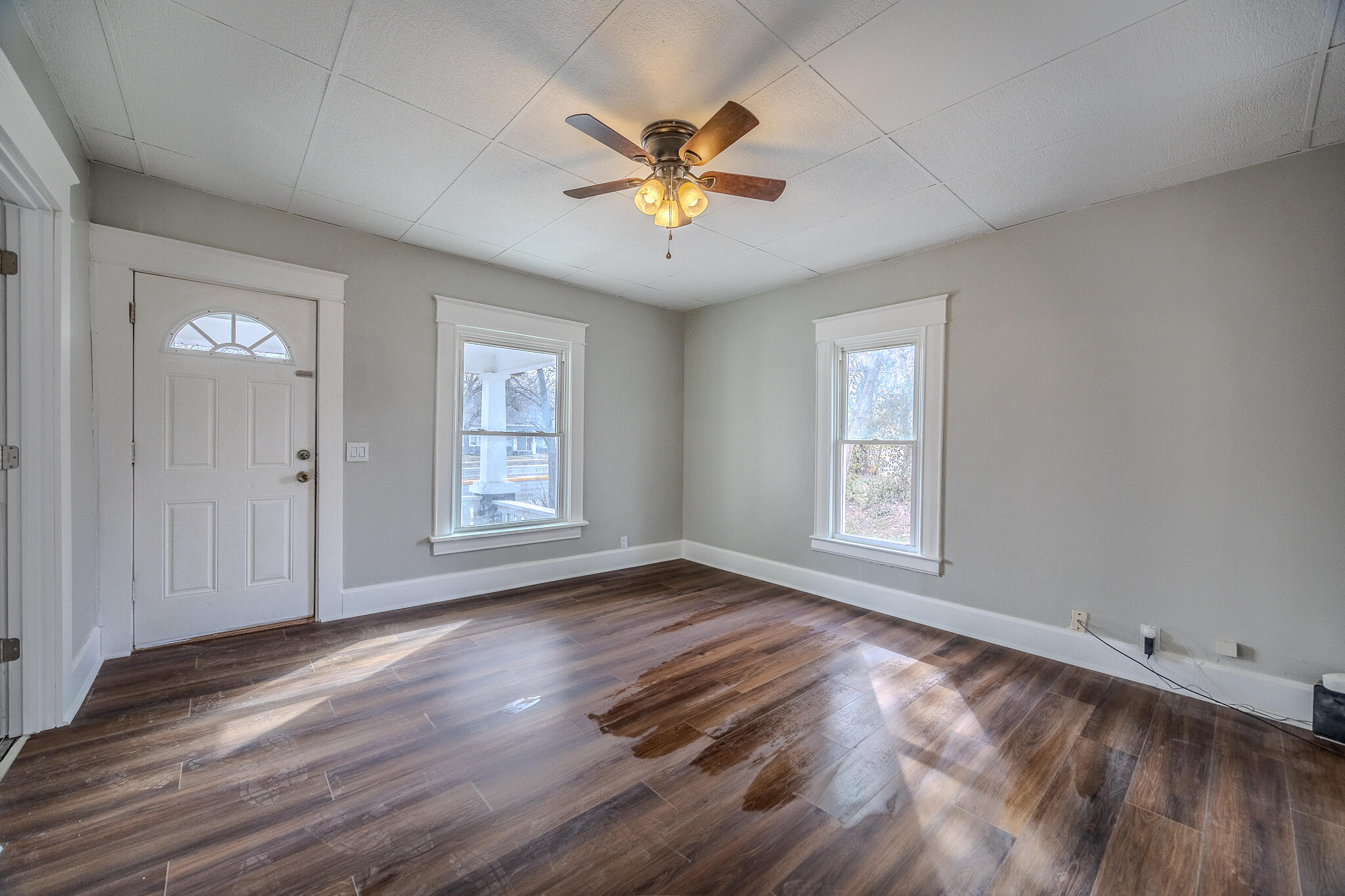 915 North Kansas Expressway Property Photo 16