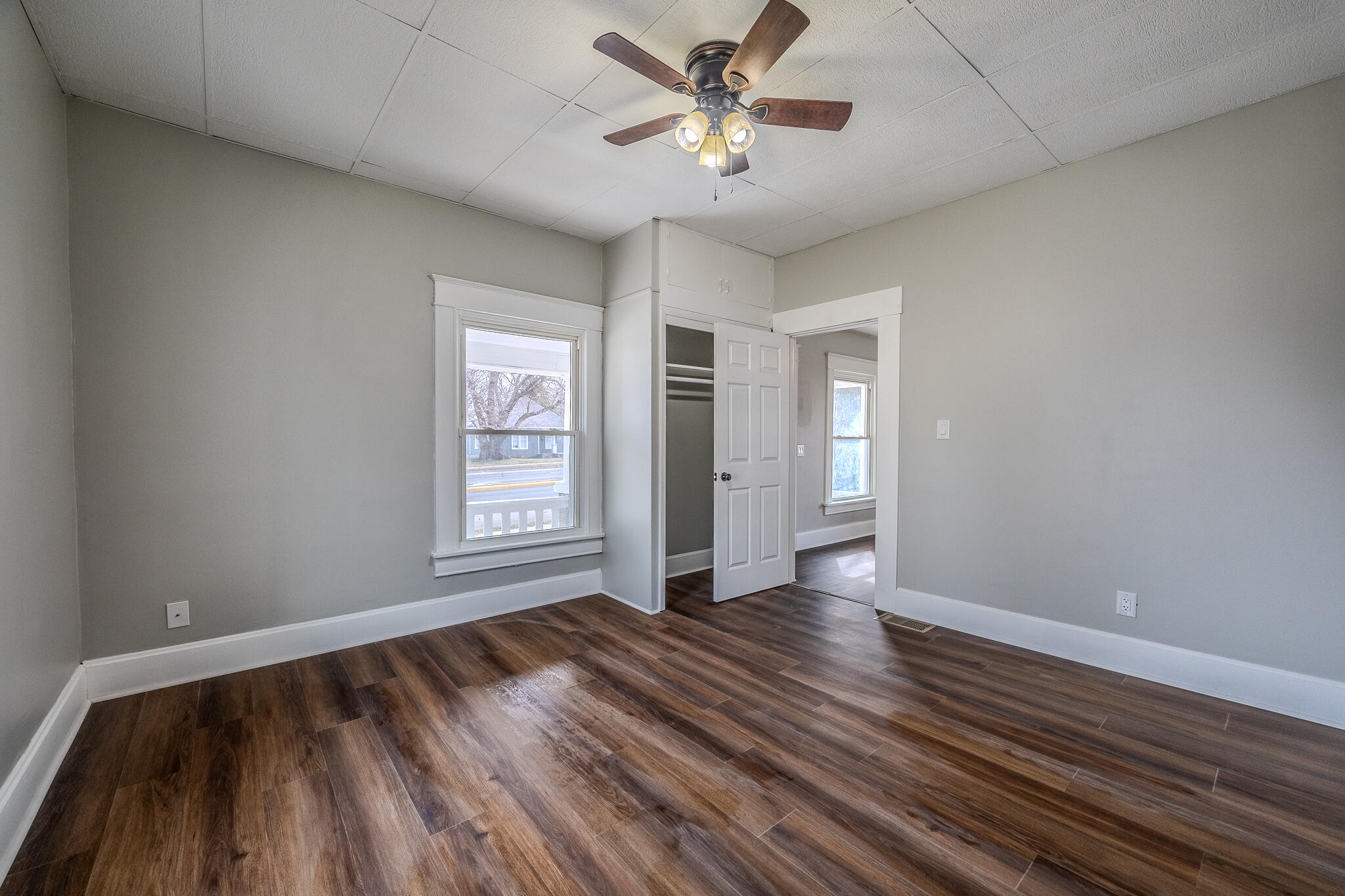915 North Kansas Expressway Property Photo 18