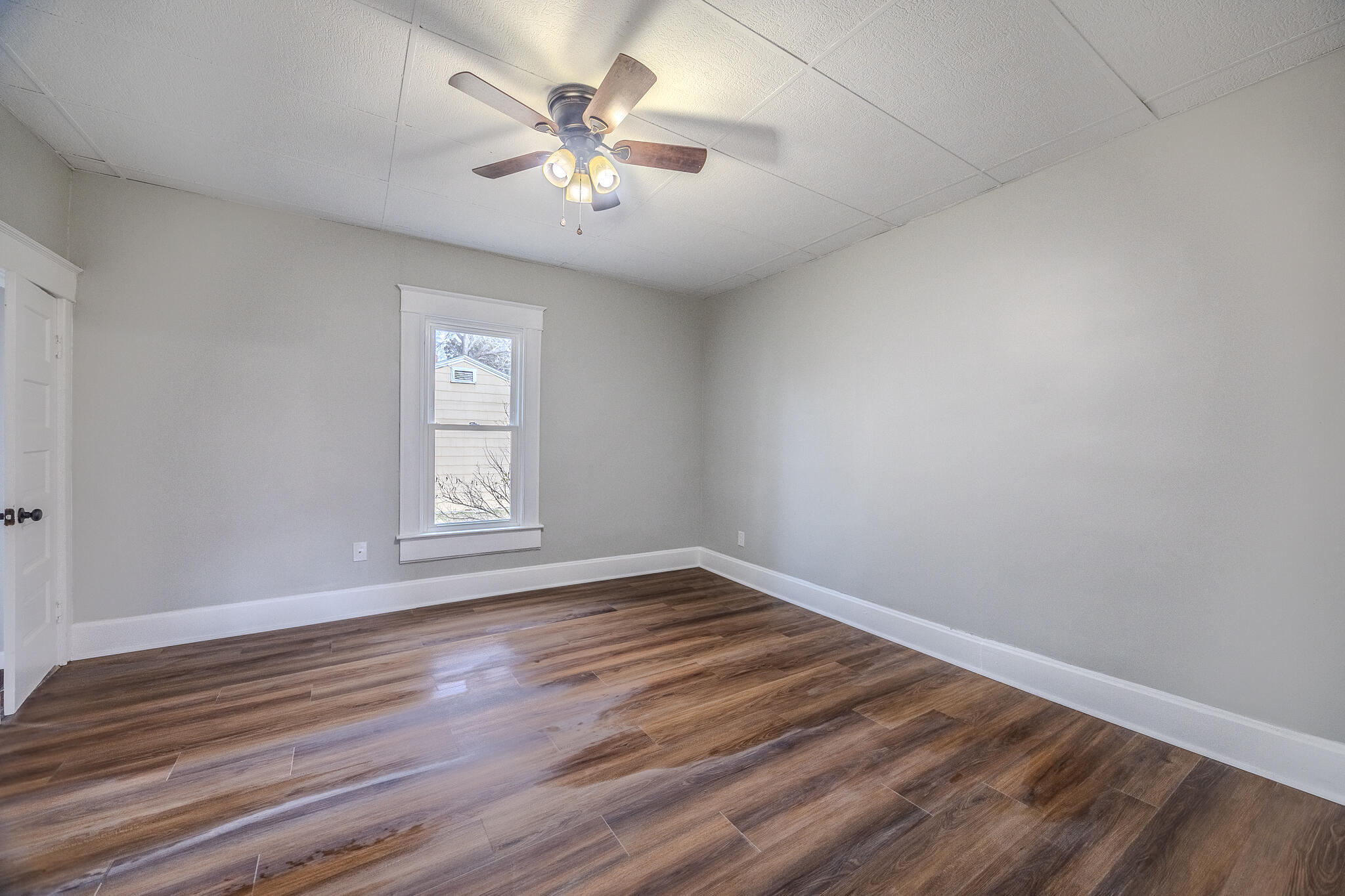 915 North Kansas Expressway Property Photo 22