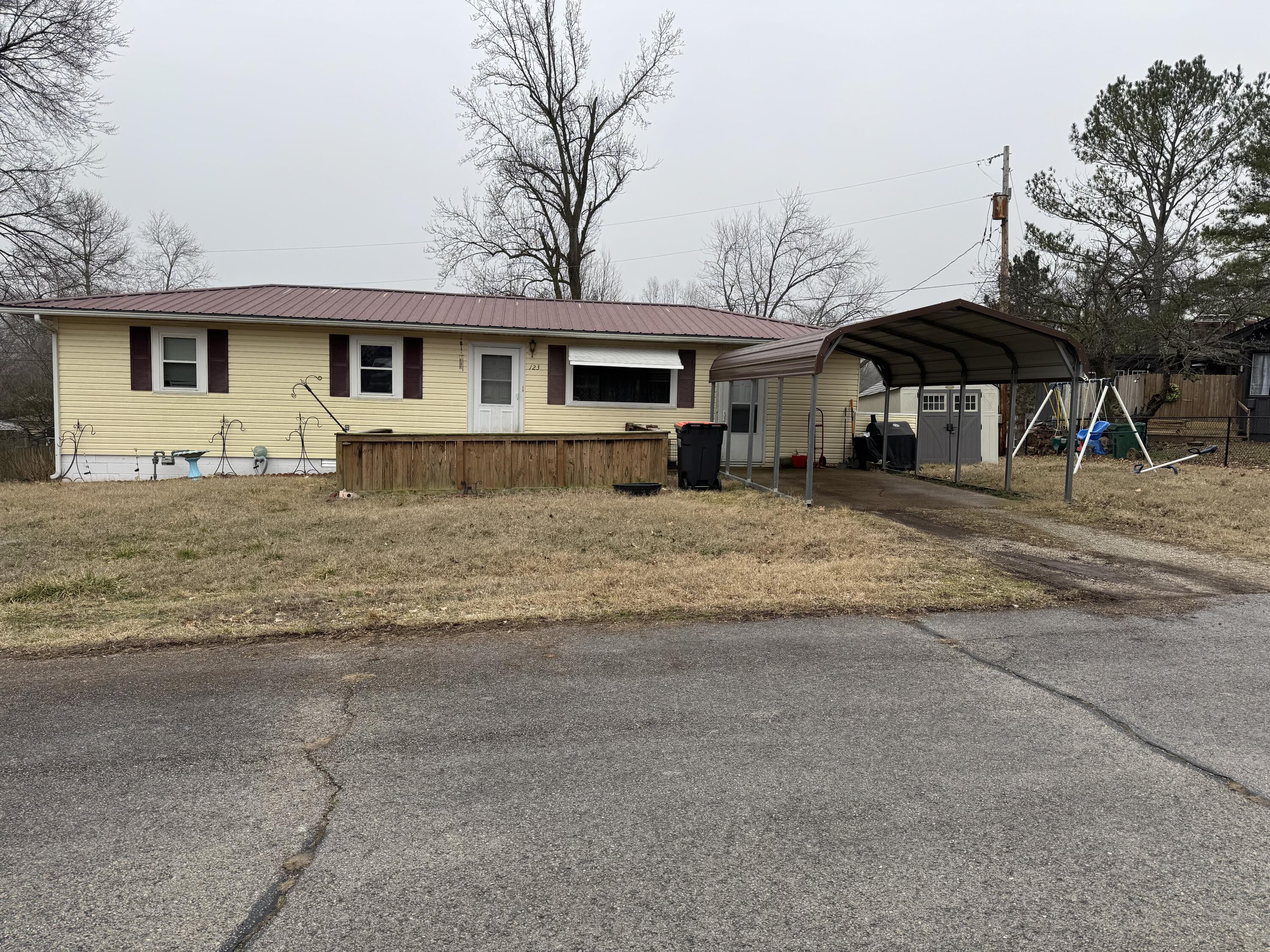 123 Sunset Heights Property Photo