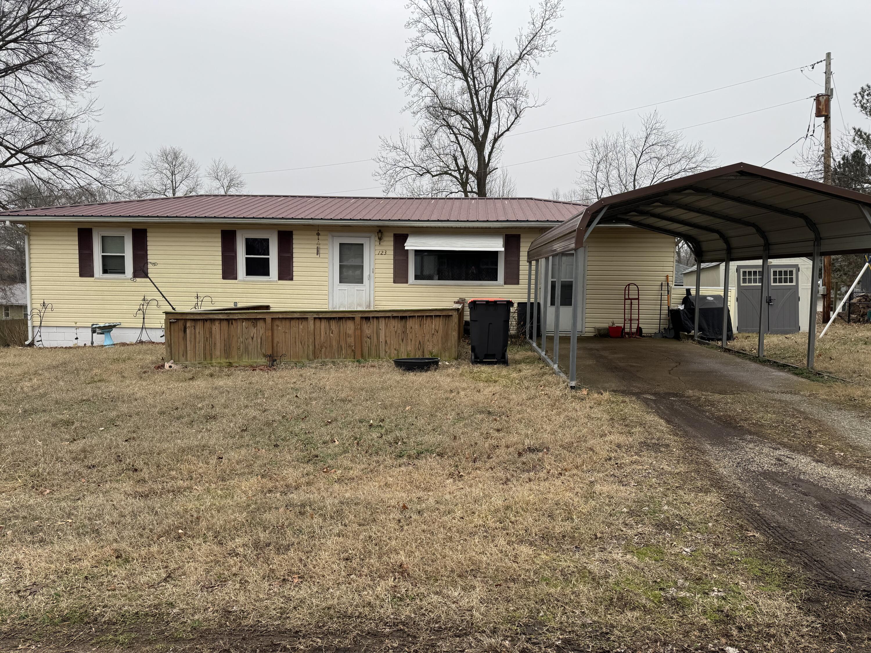 123 Sunset Heights Property Photo 2