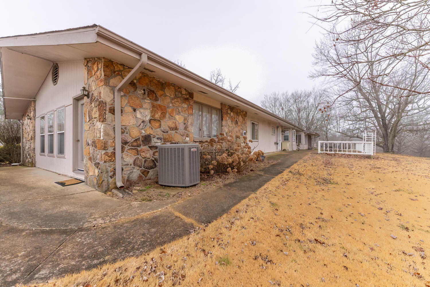 14125 State Route E Property Photo 4