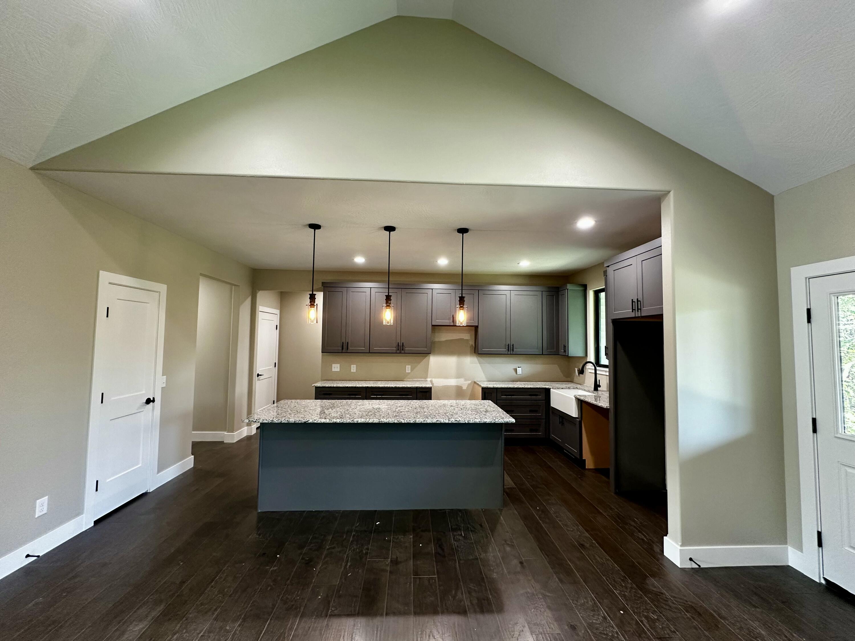 654 Walkington Lane Property Photo 6