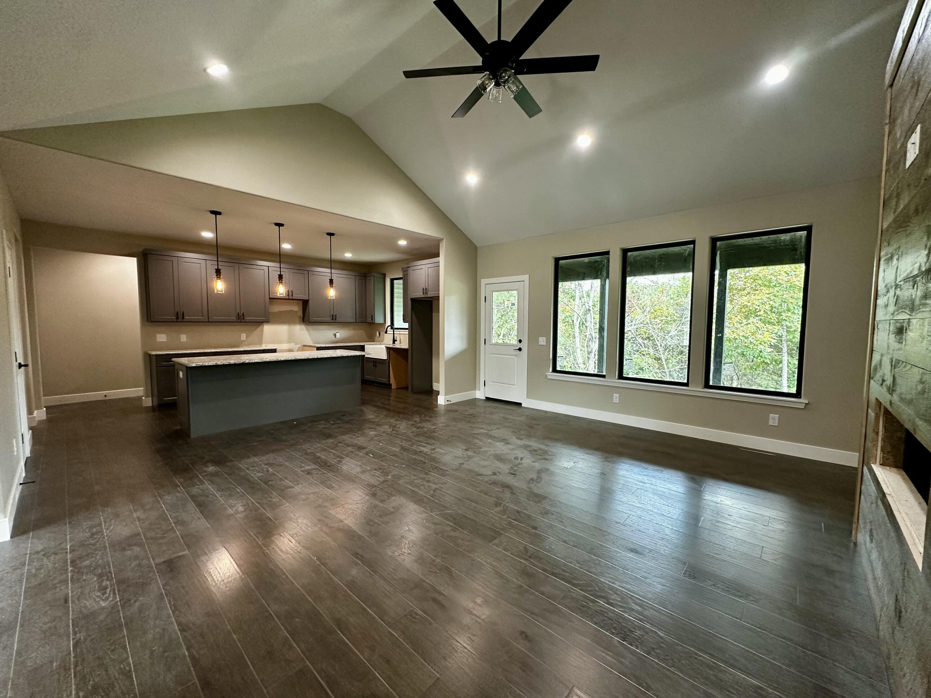 654 Walkington Lane Property Photo 7