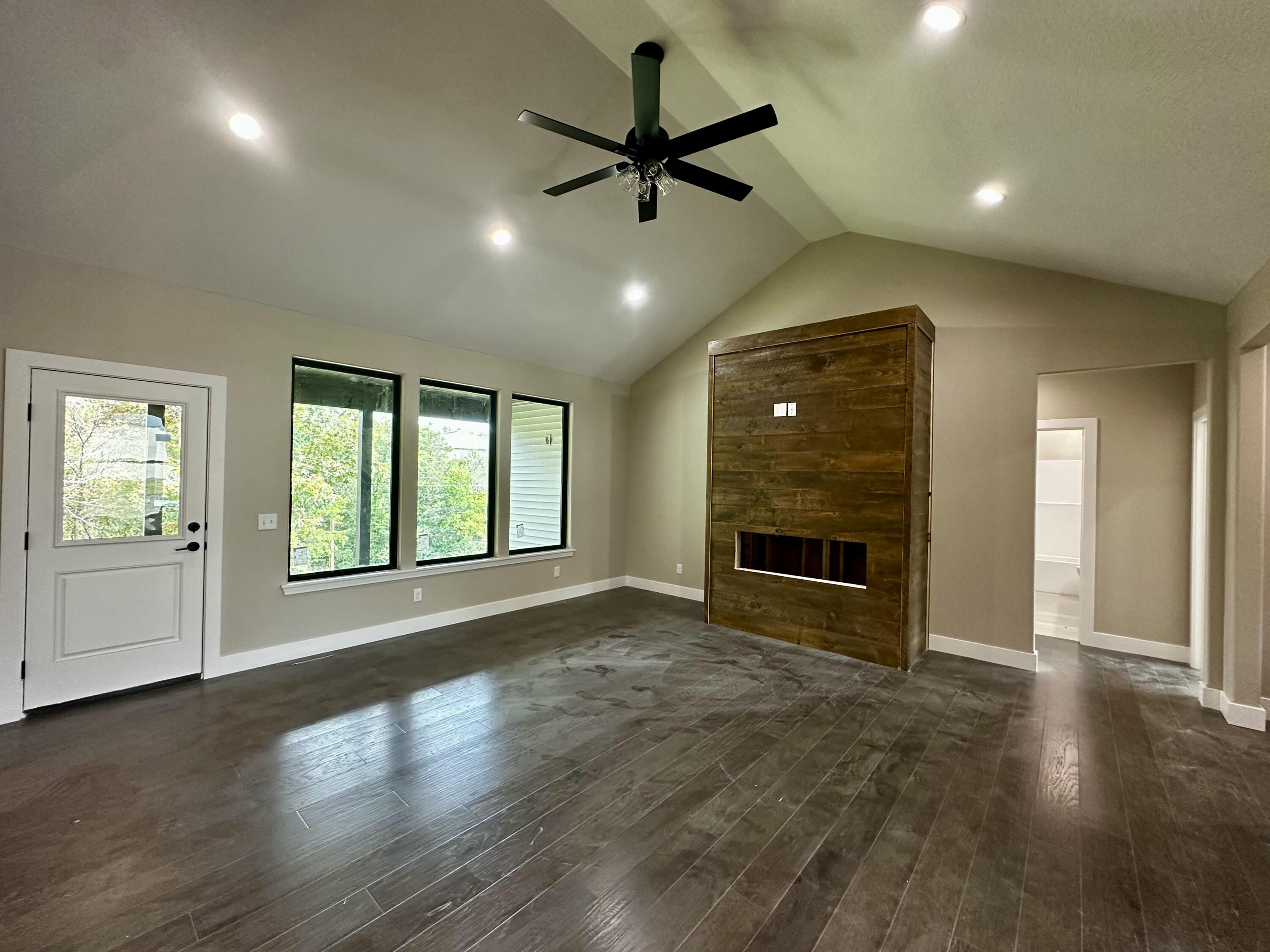 654 Walkington Lane Property Photo 8