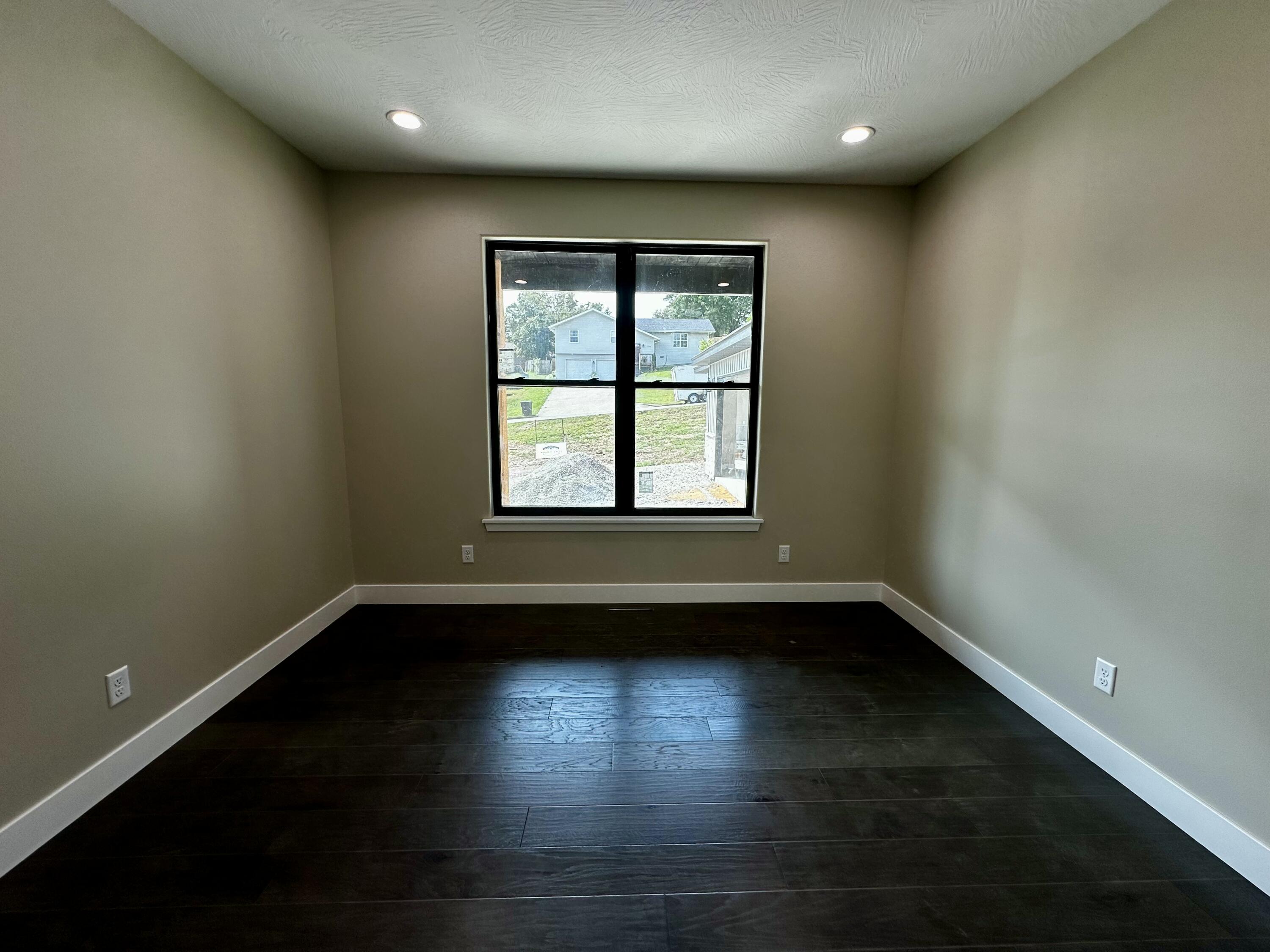 654 Walkington Lane Property Photo 10