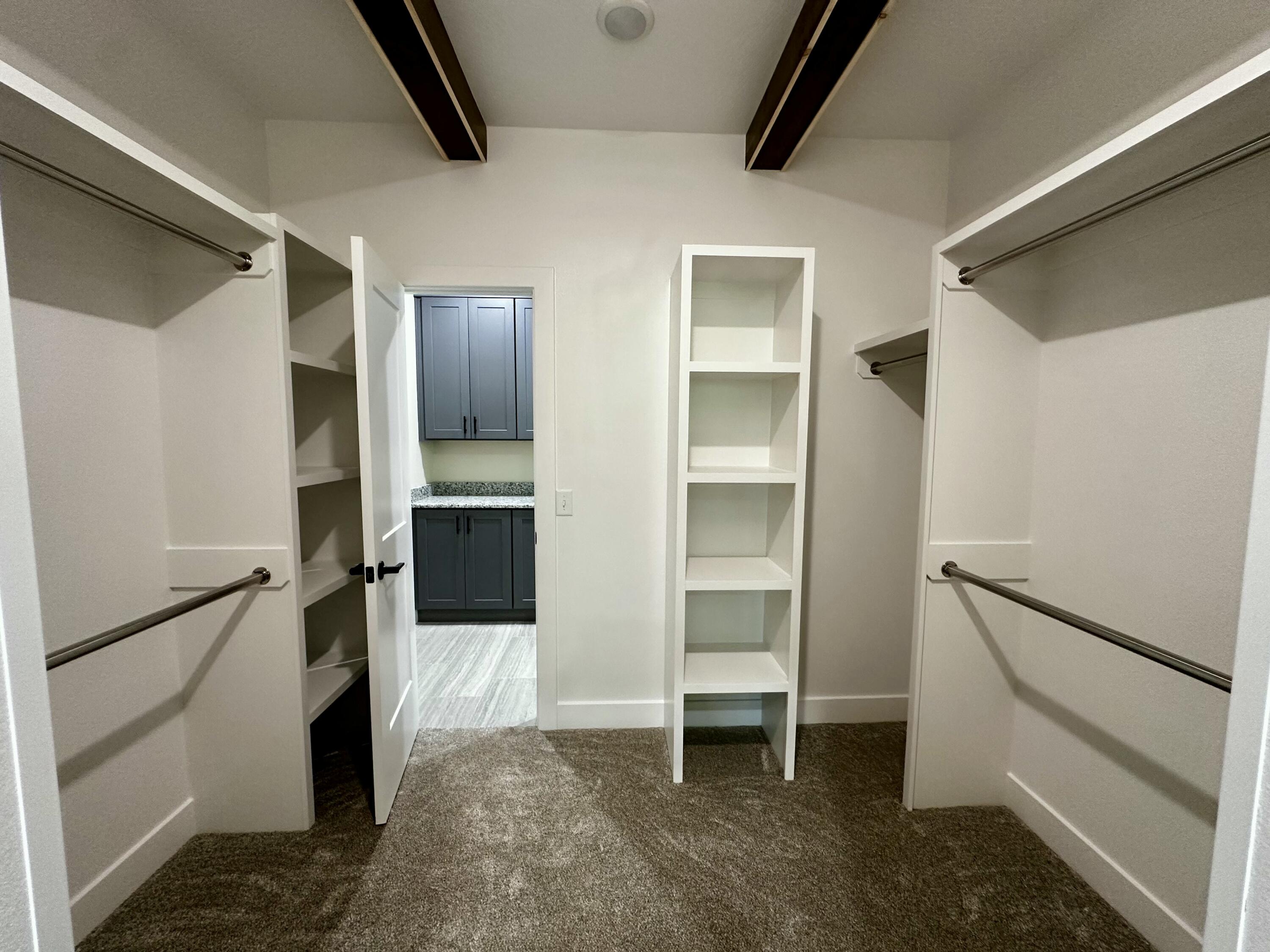 654 Walkington Lane Property Photo 12