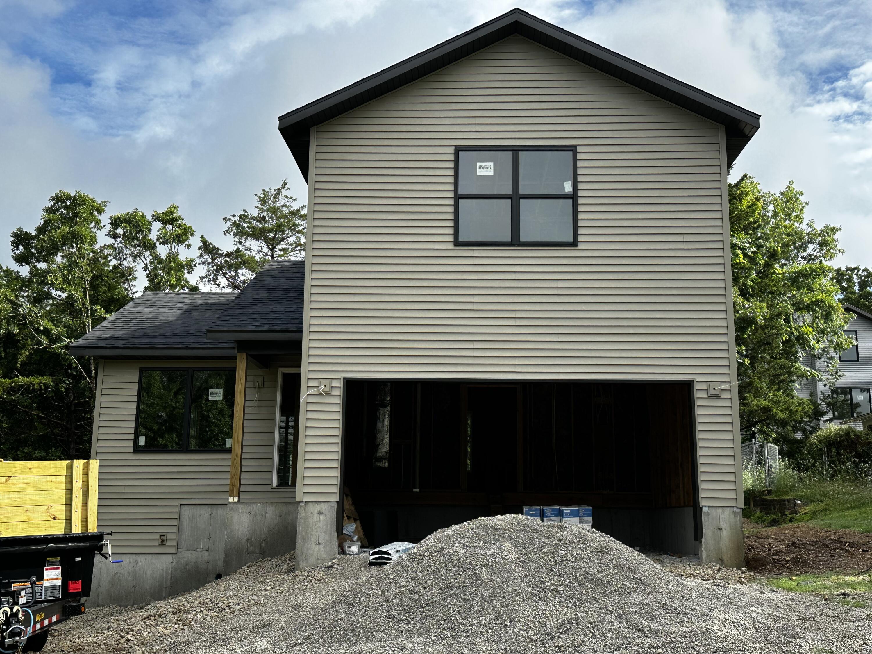 202 Eric Drive Property Photo 1