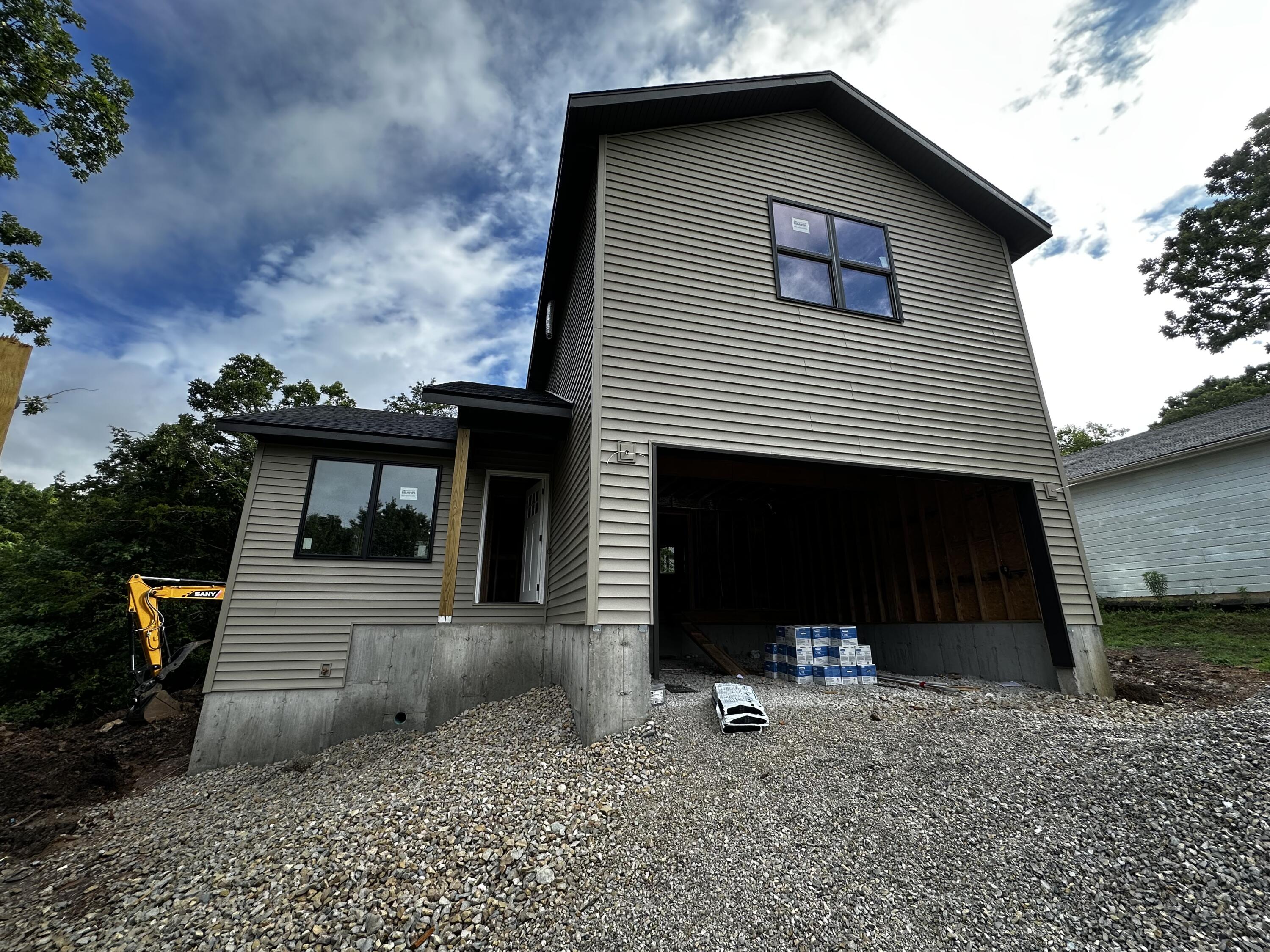 202 Eric Drive Property Photo 2