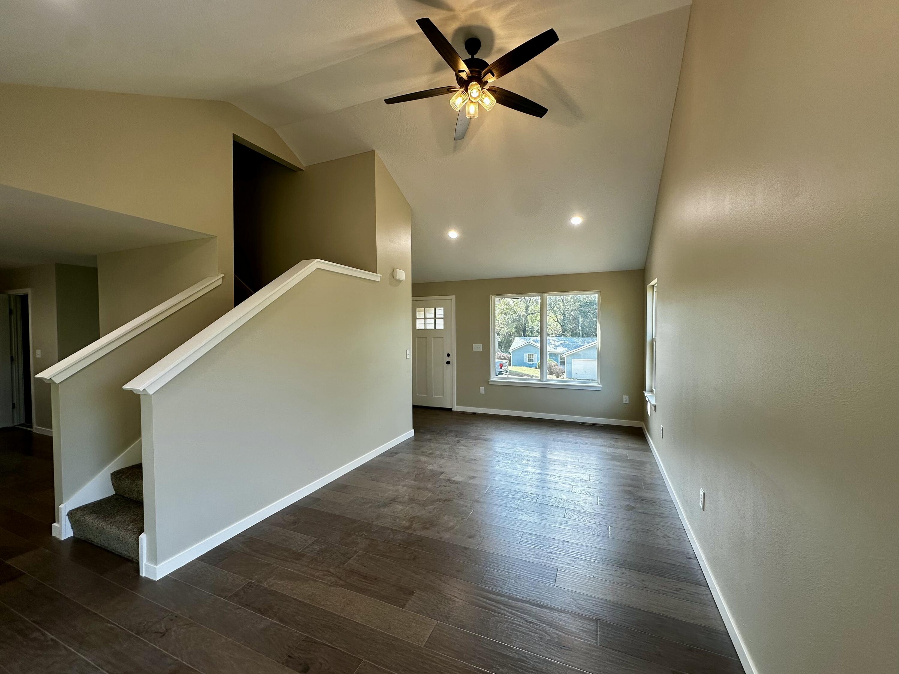 202 Eric Drive Property Photo 3