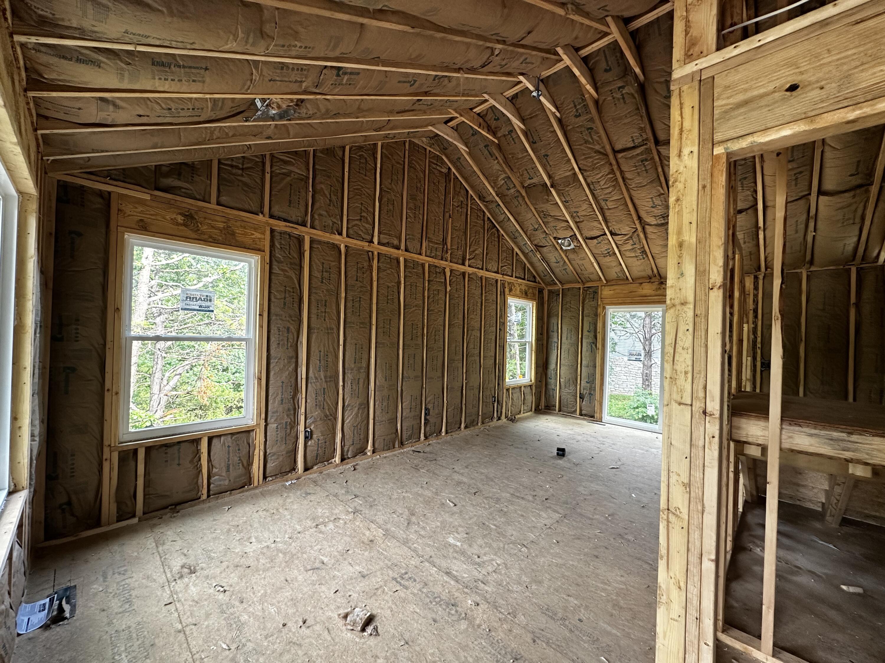 202 Eric Drive Property Photo 4