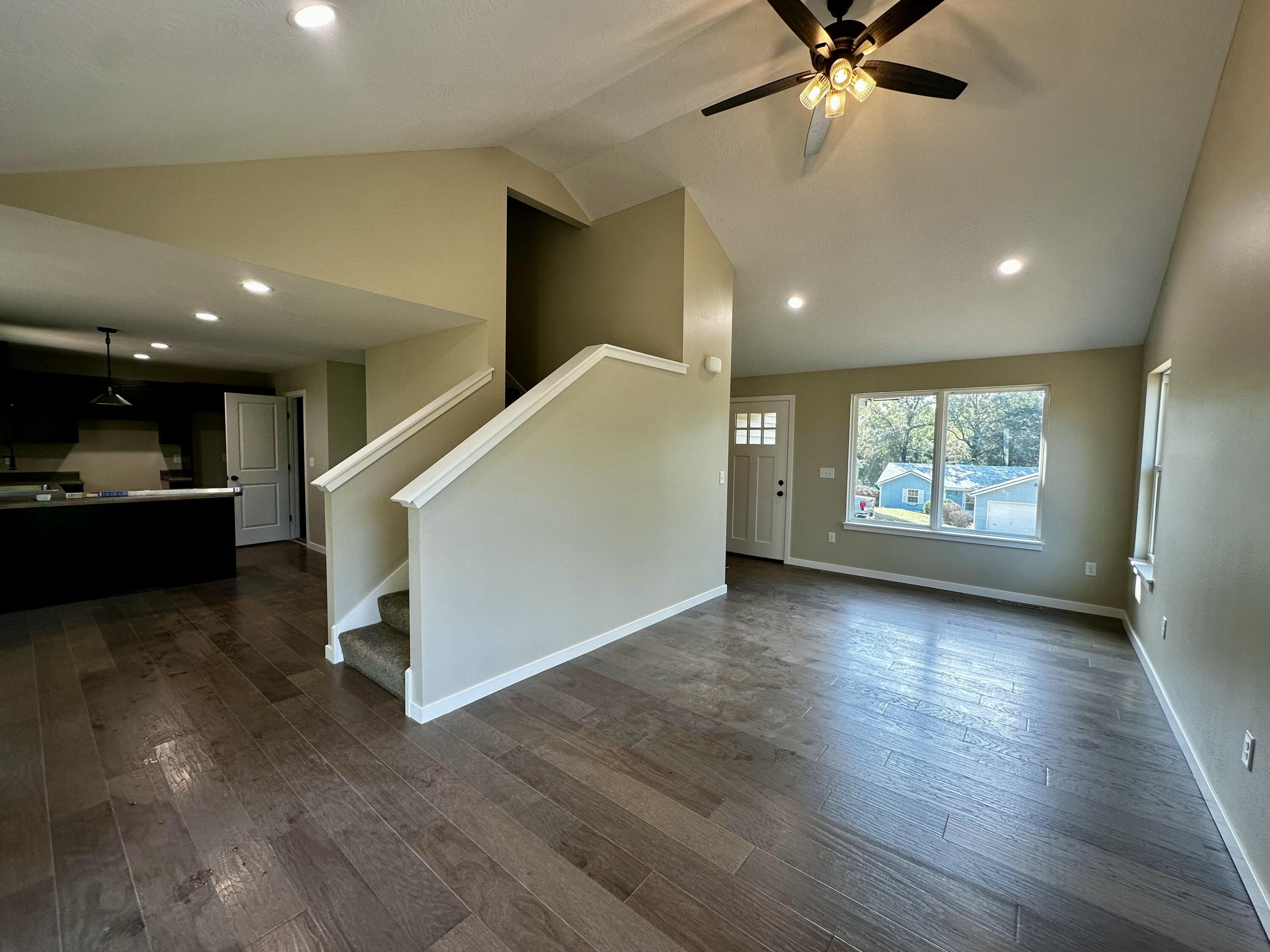 202 Eric Drive Property Photo 5