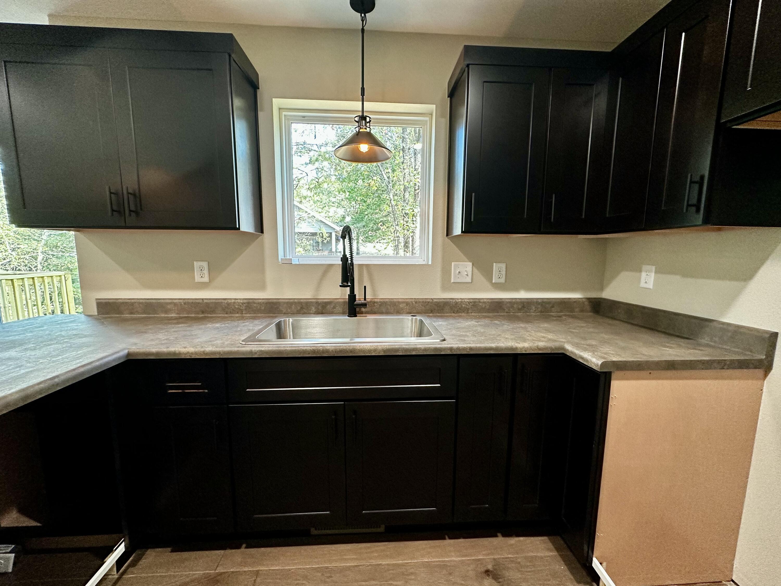 202 Eric Drive Property Photo 10