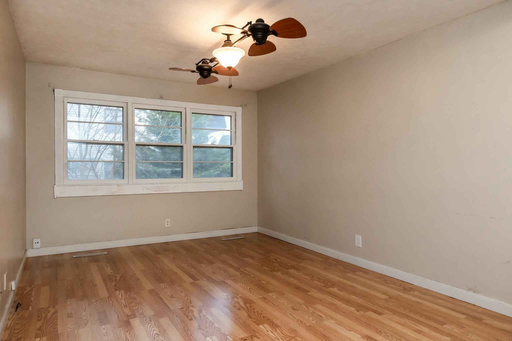 1326 East Cambridge Street Property Photo 8
