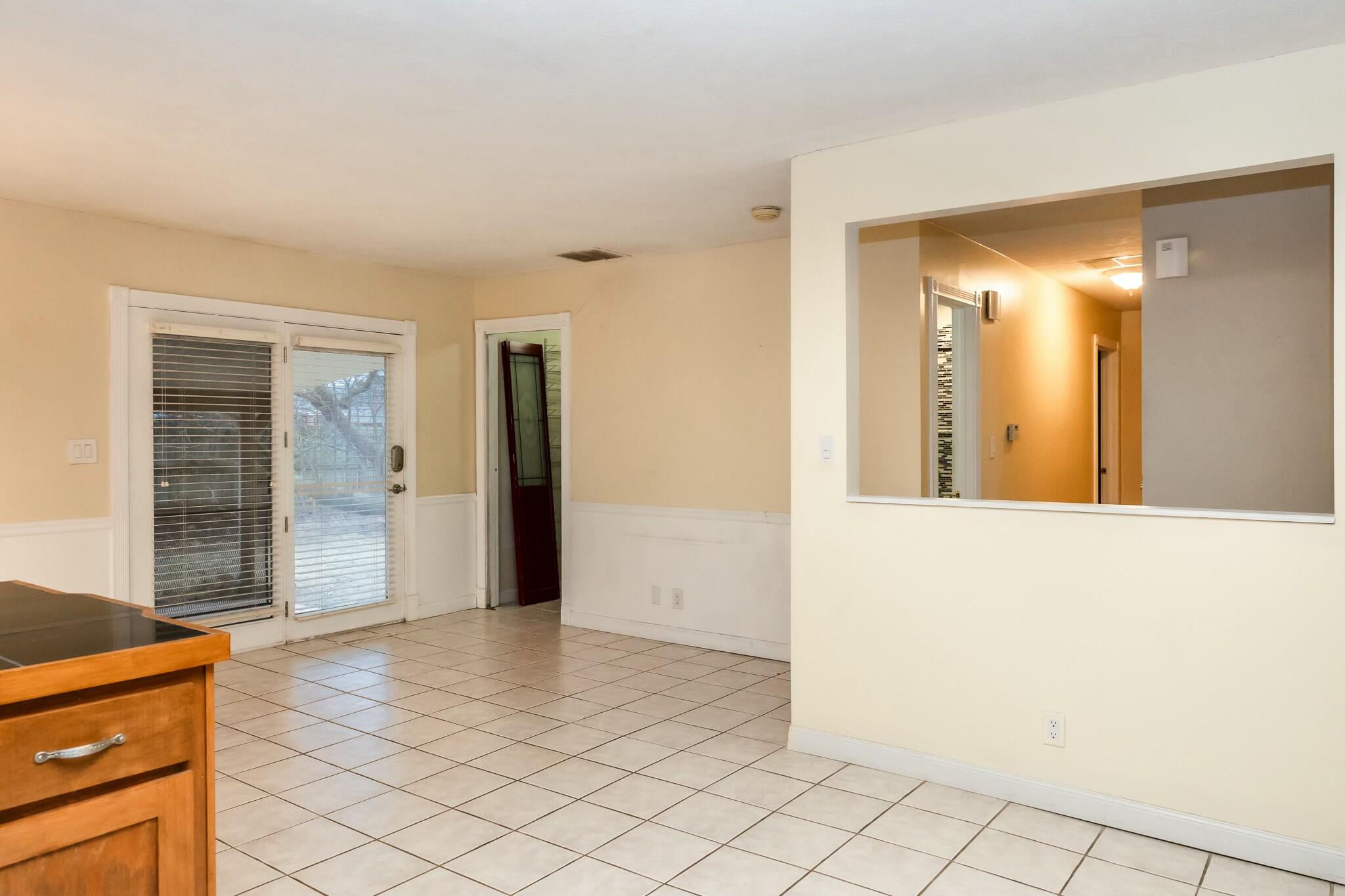 1326 East Cambridge Street Property Photo 17