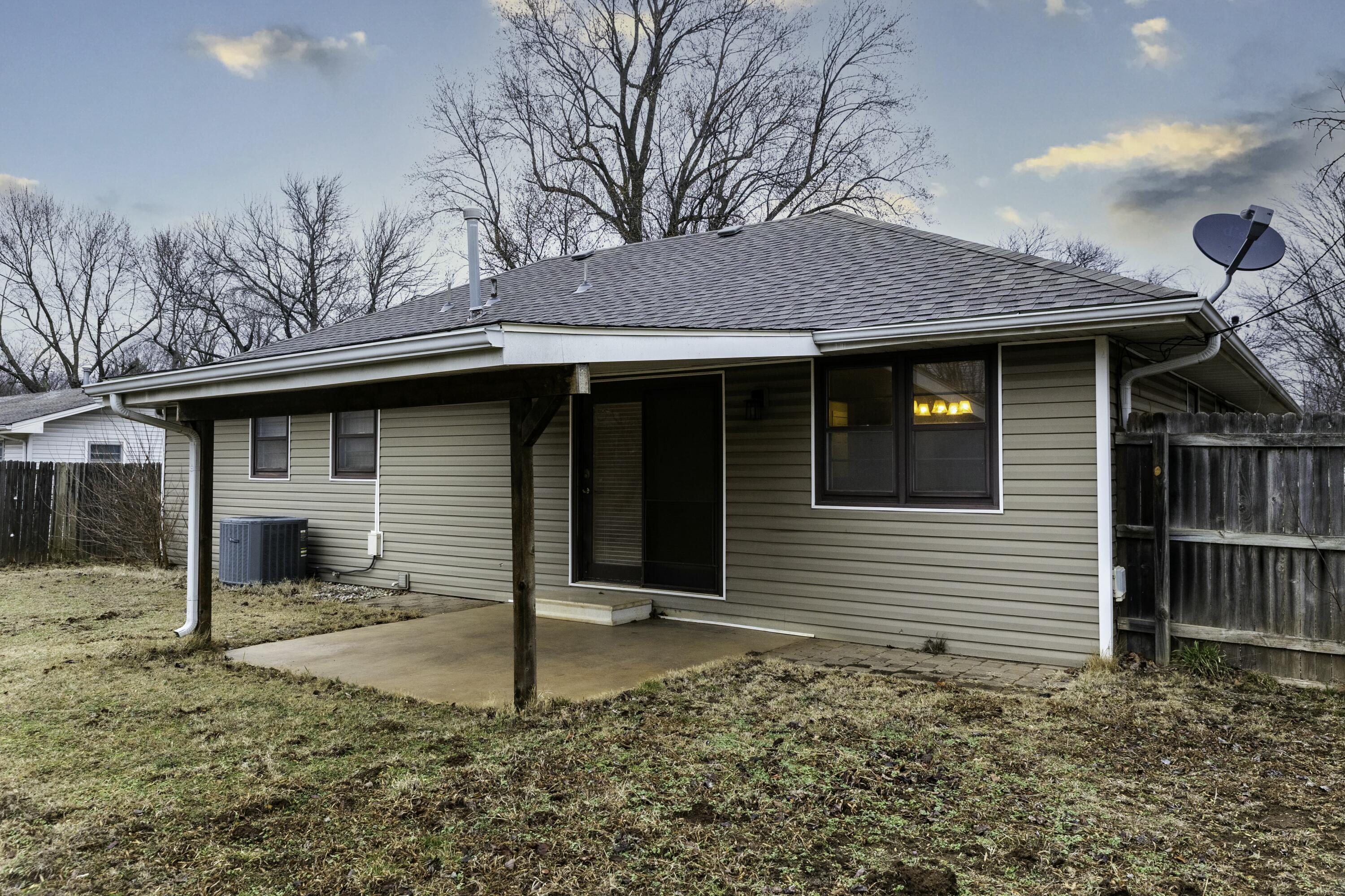 1326 East Cambridge Street Property Photo 39